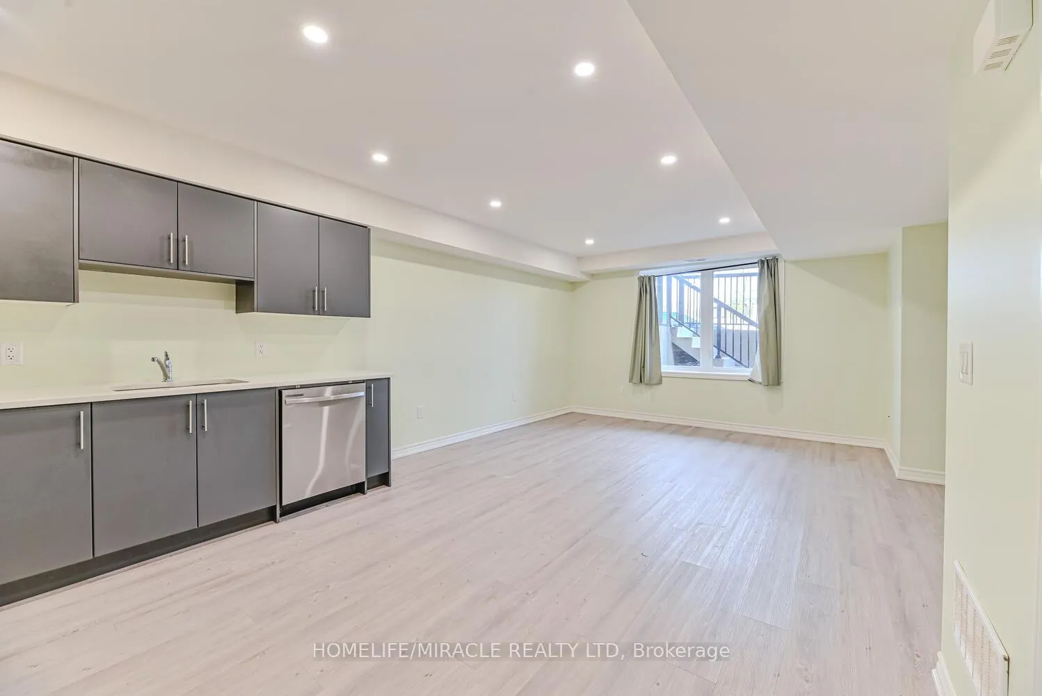 Photo 15 of Unit 49, 289 Chapel Hill Drive, Kitchener — HOMEH