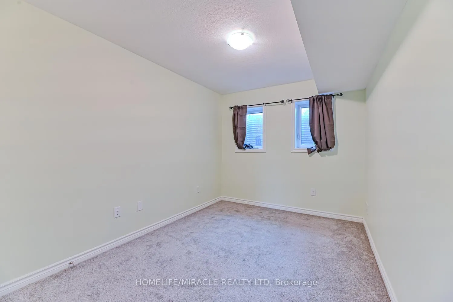 Photo 21 of Unit 49, 289 Chapel Hill Drive, Kitchener — HOMEH