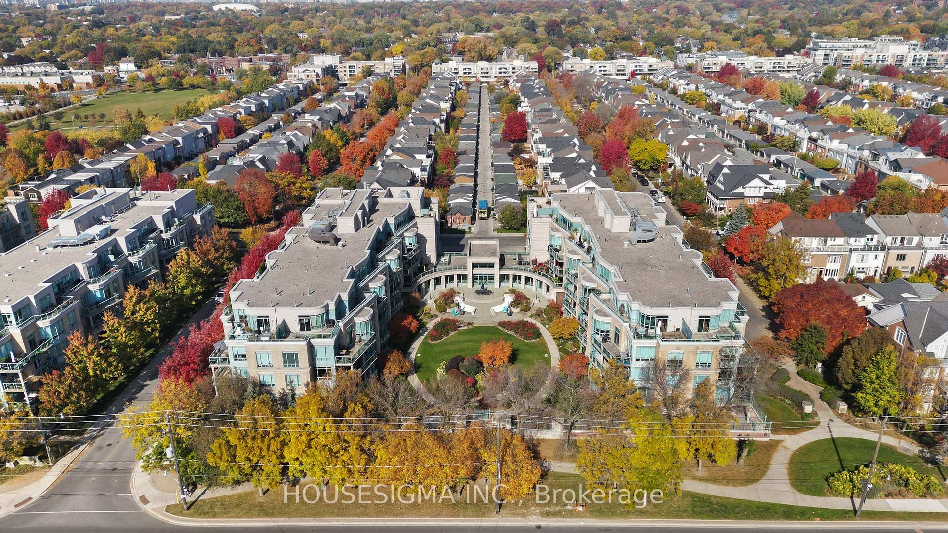 Photo 2 of Unit 423, 35 Boardwalk Drive, Toronto, The Beaches — HOMEH