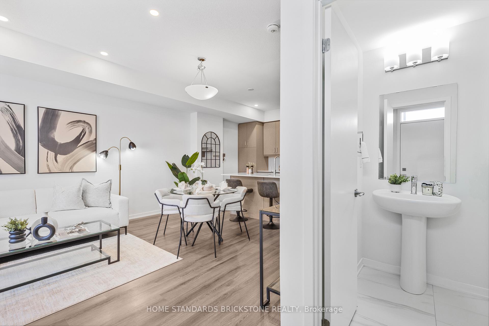 Photo 5 of Unit TH 366, 90 Honeycrisp Crescent, Vaughan, Vaughan Corporate Centre — HOMEH