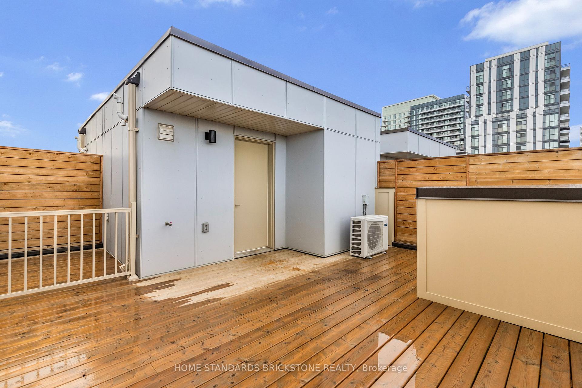 Photo 28 of Unit TH 366, 90 Honeycrisp Crescent, Vaughan, Vaughan Corporate Centre — HOMEH
