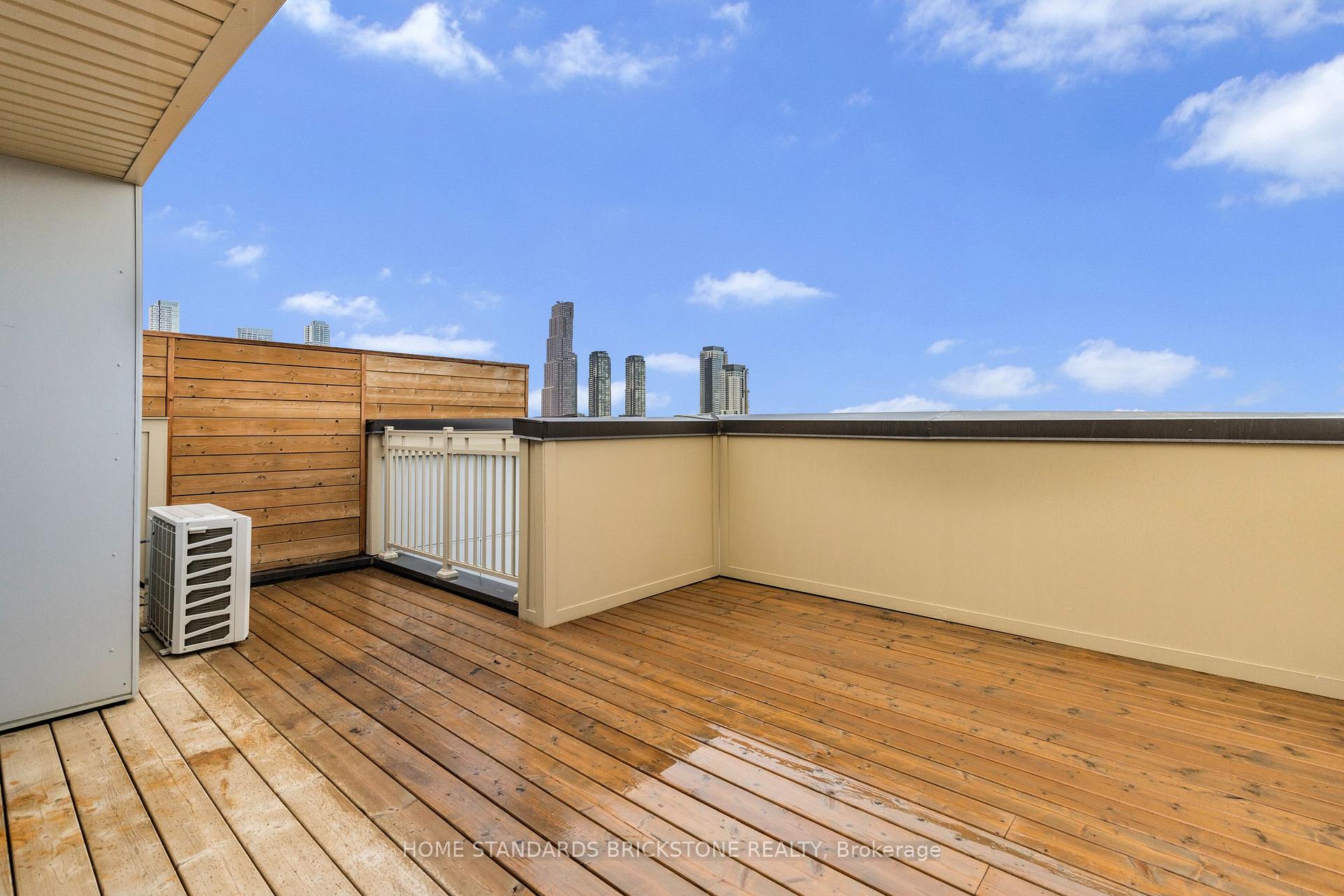 Photo 29 of Unit TH 366, 90 Honeycrisp Crescent, Vaughan, Vaughan Corporate Centre — HOMEH
