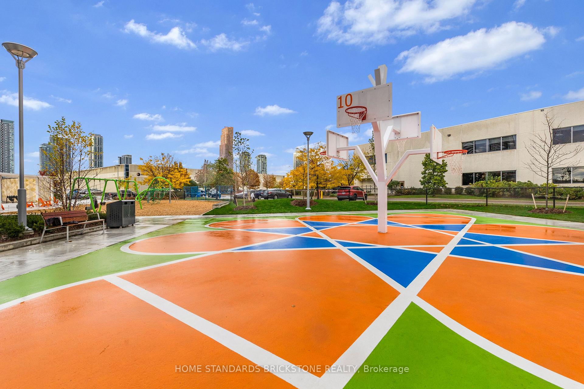 Photo 30 of Unit TH 366, 90 Honeycrisp Crescent, Vaughan, Vaughan Corporate Centre — HOMEH