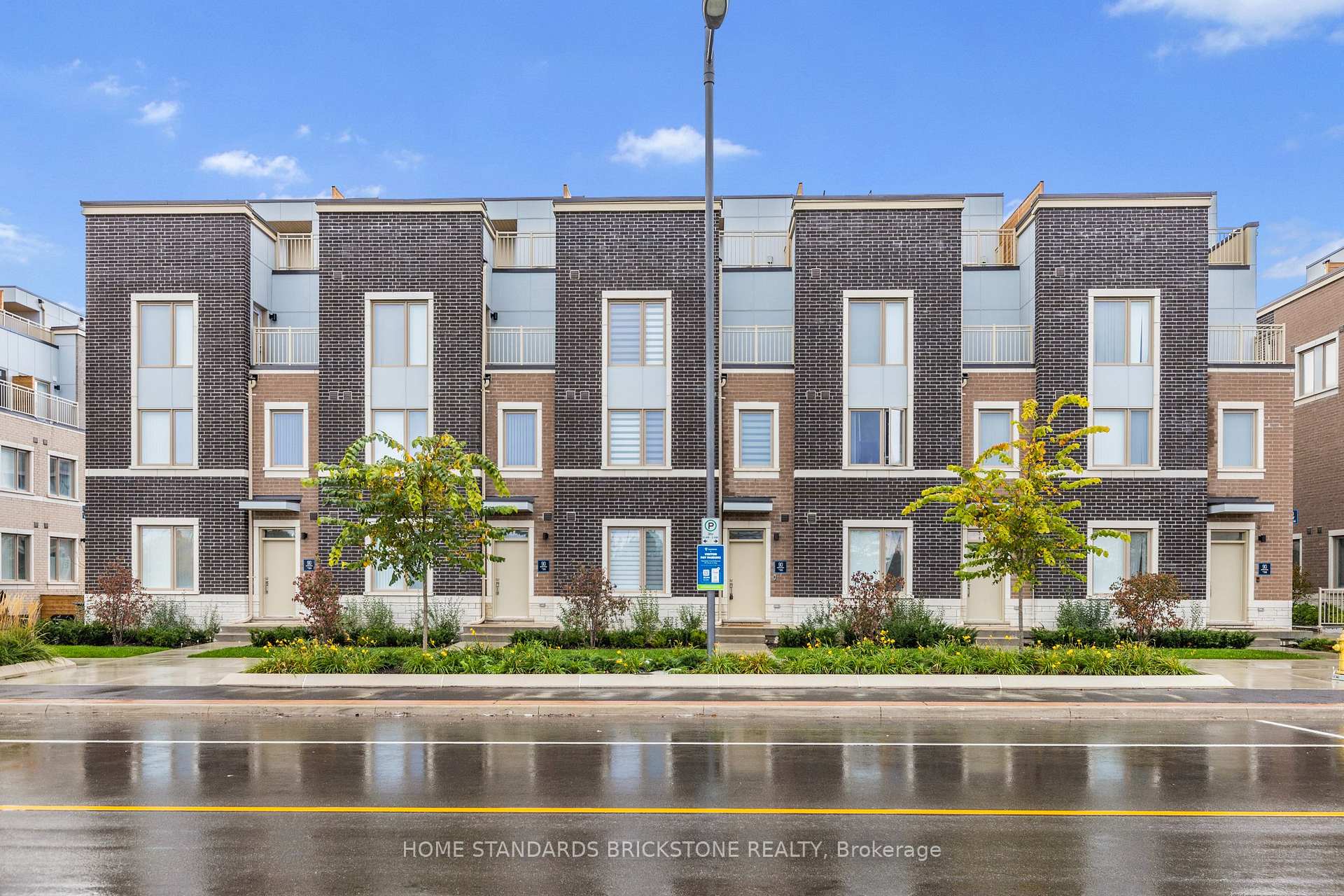 Photo 34 of Unit TH 366, 90 Honeycrisp Crescent, Vaughan, Vaughan Corporate Centre — HOMEH