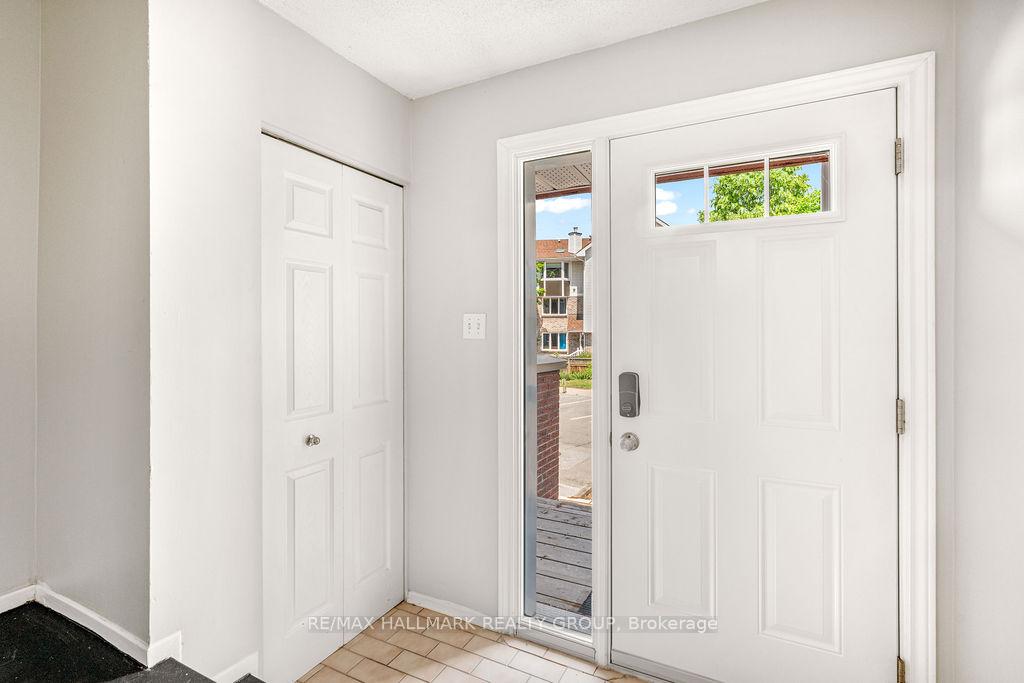 Photo 4 of Unit 4, 1 Timberview Way, Ottawa, Westcliffe Estates — HOMEH