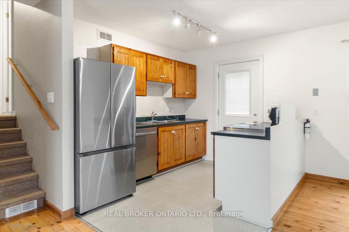 Photo 3 of 256 Cannifton Road N, Belleville, Thurlow Ward — HOMEH