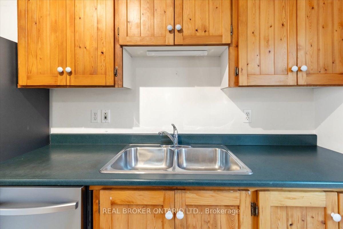 Photo 4 of 256 Cannifton Road N, Belleville, Thurlow Ward — HOMEH