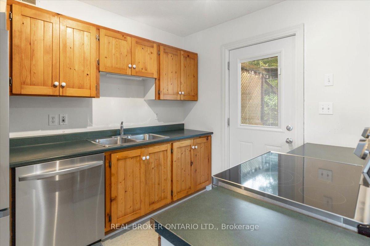 Photo 7 of 256 Cannifton Road N, Belleville, Thurlow Ward — HOMEH