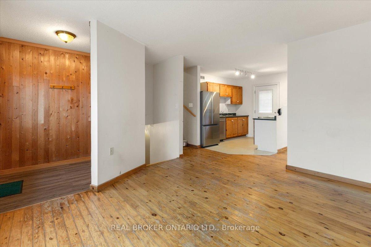 Photo 12 of 256 Cannifton Road N, Belleville, Thurlow Ward — HOMEH