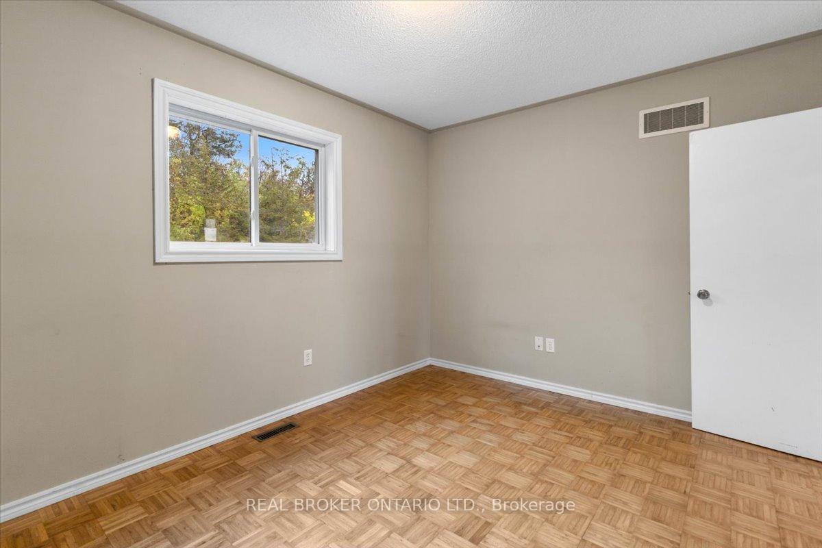 Photo 13 of 256 Cannifton Road N, Belleville, Thurlow Ward — HOMEH
