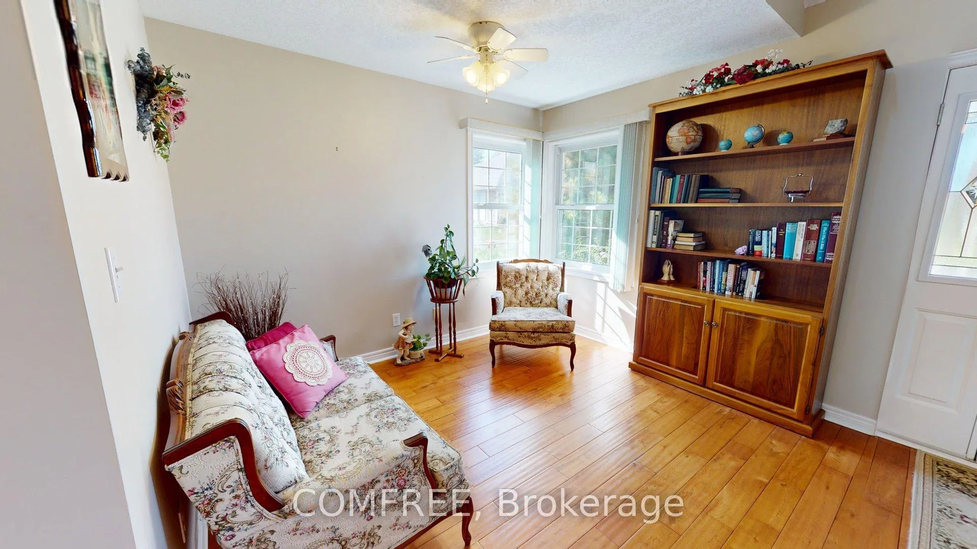 Photo 2 of Unit 12, 12 Pond View Drive, Wellesley — HOMEH