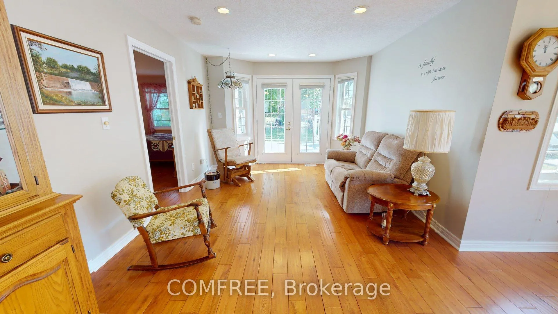 Photo 6 of Unit 12, 12 Pond View Drive, Wellesley — HOMEH