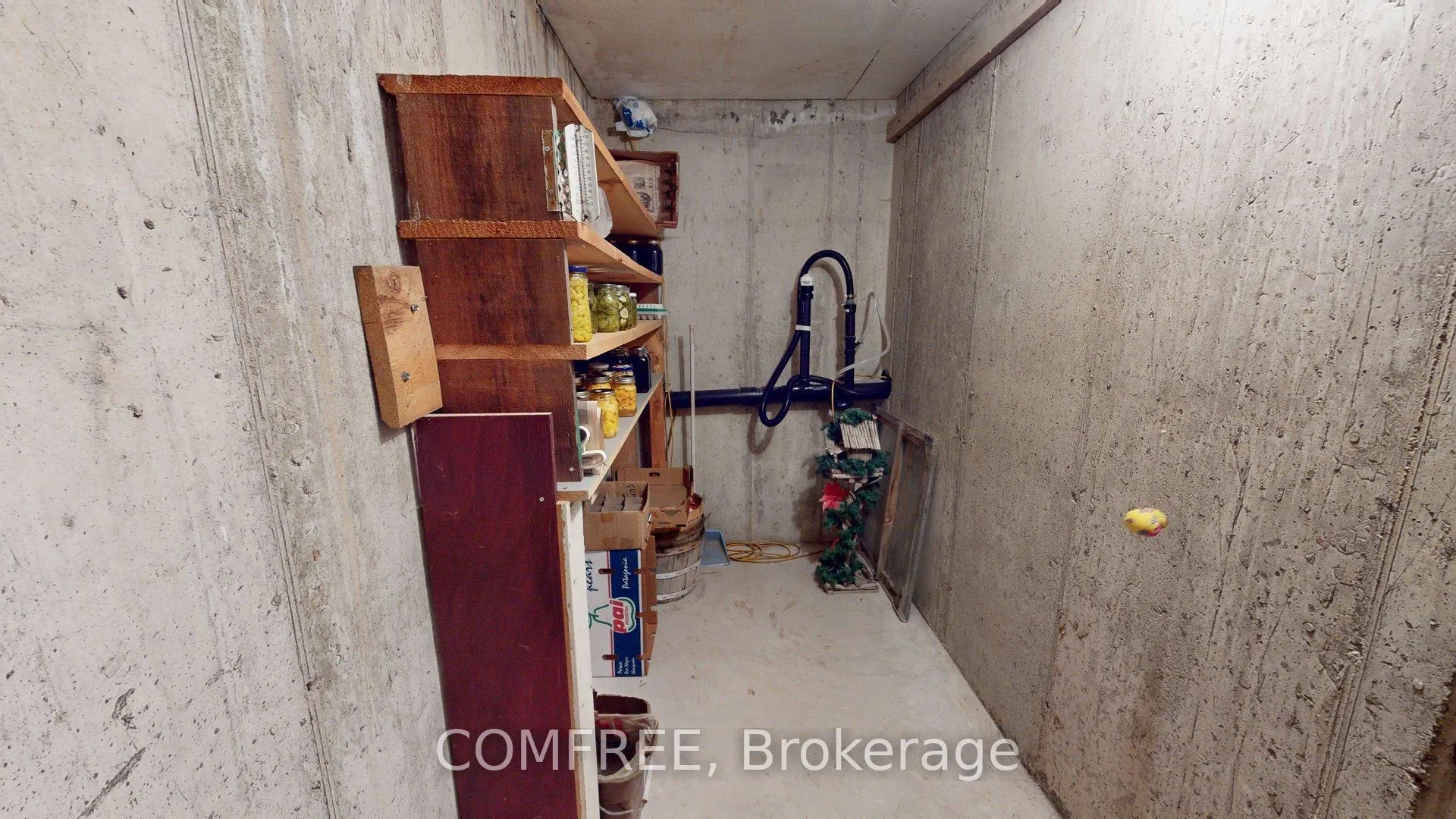 Photo 23 of Unit 12, 12 Pond View Drive, Wellesley — HOMEH