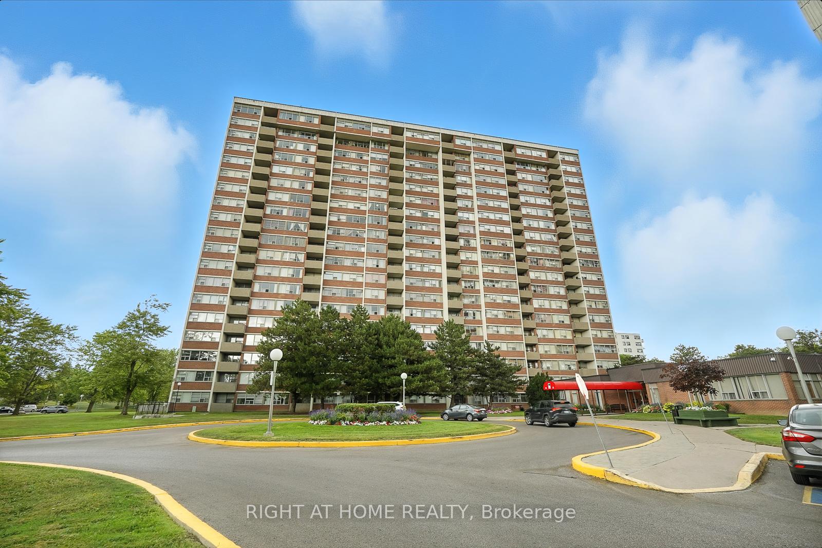 Front of Unit 902, 45 Silver Springs Boulevard