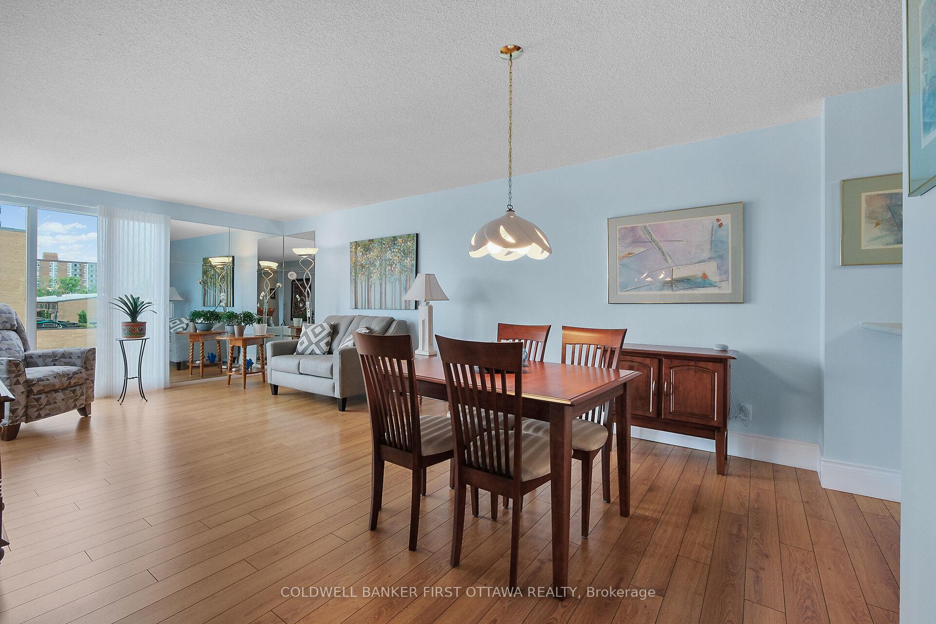 Photo 9 of Unit 403, 545 St Laurent Boulevard, Ottawa, Viscount Alexander Park — HOMEH