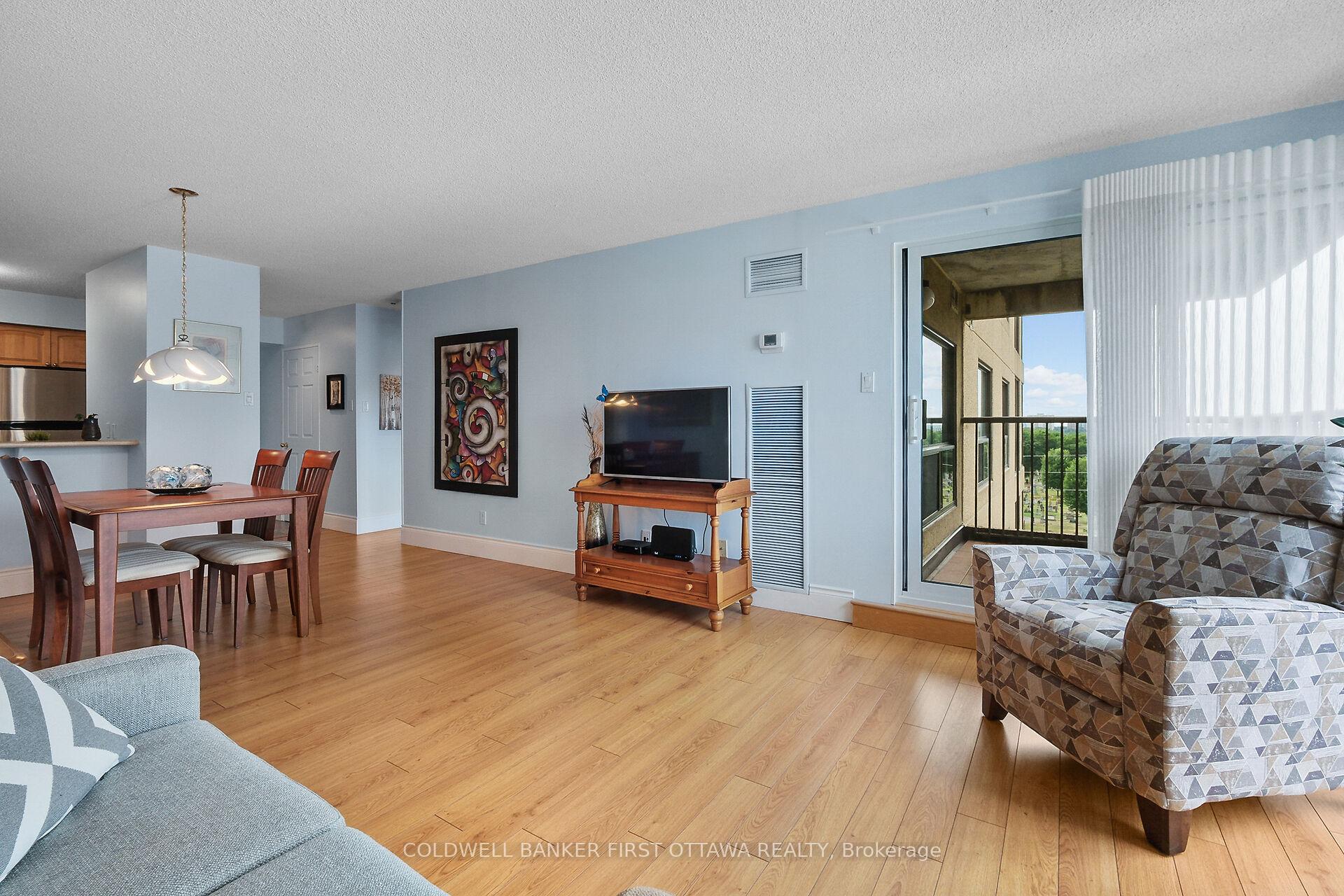 Photo 12 of Unit 403, 545 St Laurent Boulevard, Ottawa, Viscount Alexander Park — HOMEH