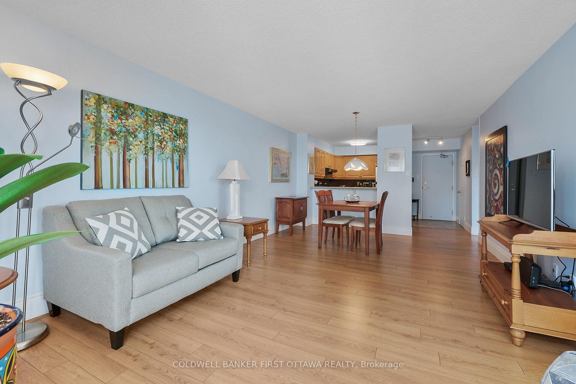 Photo 13 of Unit 403, 545 St Laurent Boulevard, Ottawa, Viscount Alexander Park — HOMEH