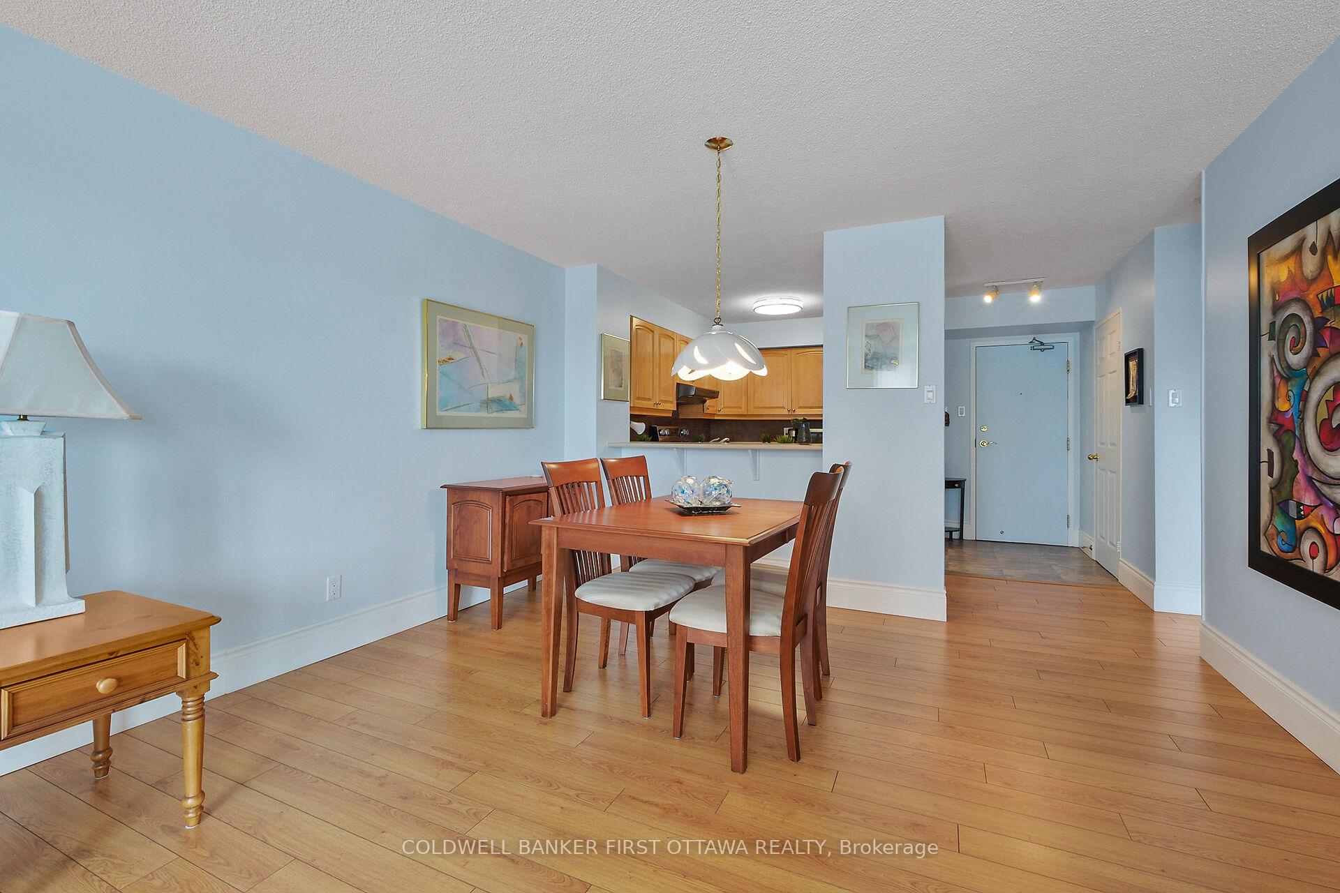 Photo 14 of Unit 403, 545 St Laurent Boulevard, Ottawa, Viscount Alexander Park — HOMEH