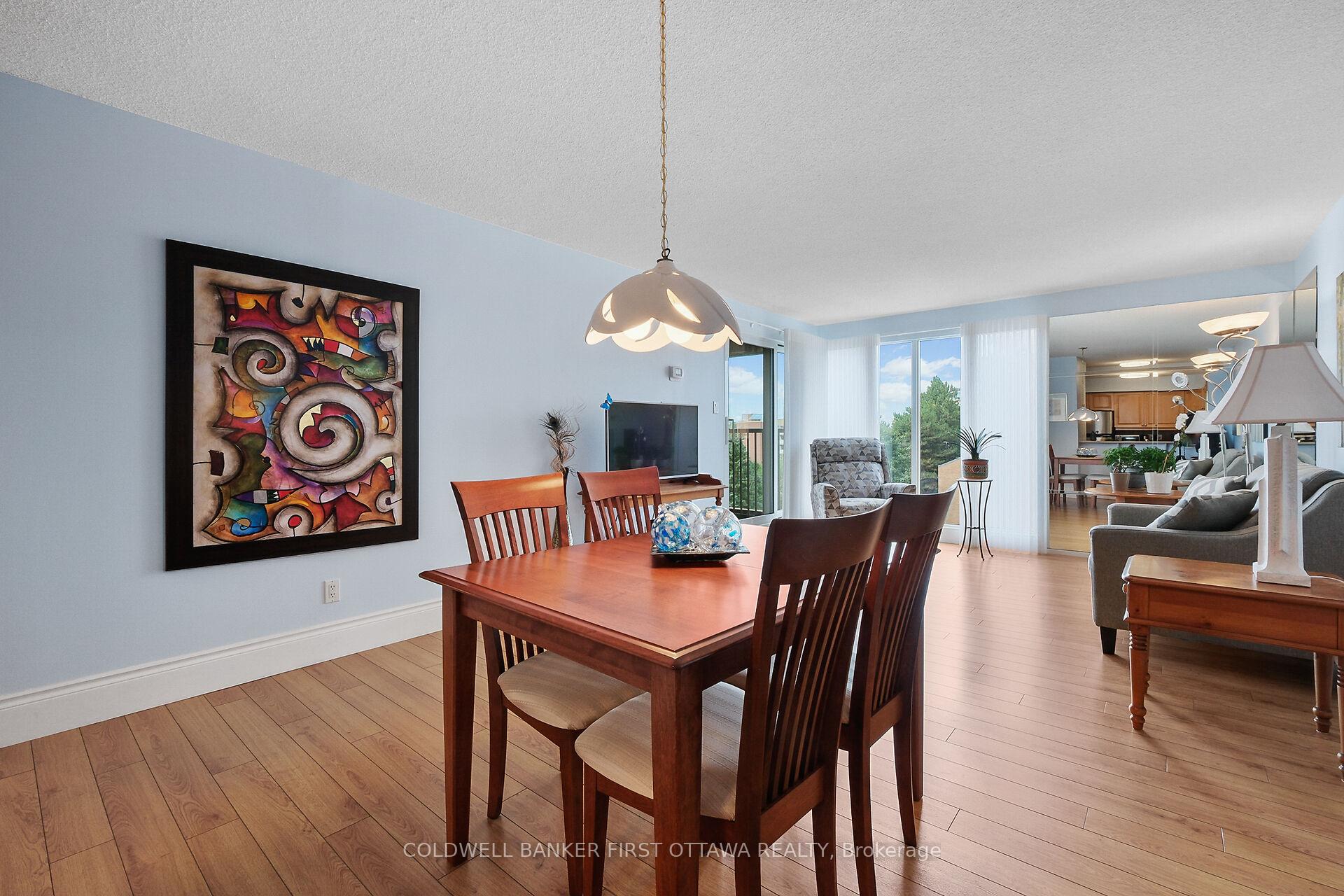 Photo 15 of Unit 403, 545 St Laurent Boulevard, Ottawa, Viscount Alexander Park — HOMEH