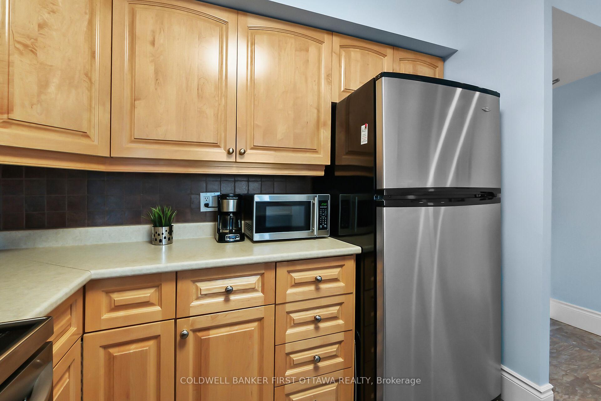 Photo 17 of Unit 403, 545 St Laurent Boulevard, Ottawa, Viscount Alexander Park — HOMEH
