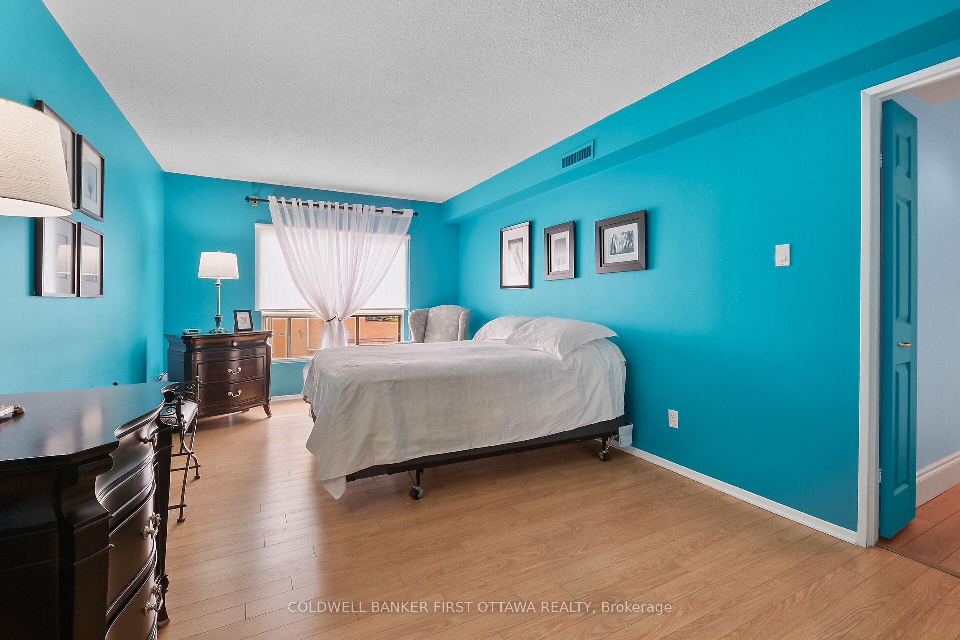 Photo 22 of Unit 403, 545 St Laurent Boulevard, Ottawa, Viscount Alexander Park — HOMEH