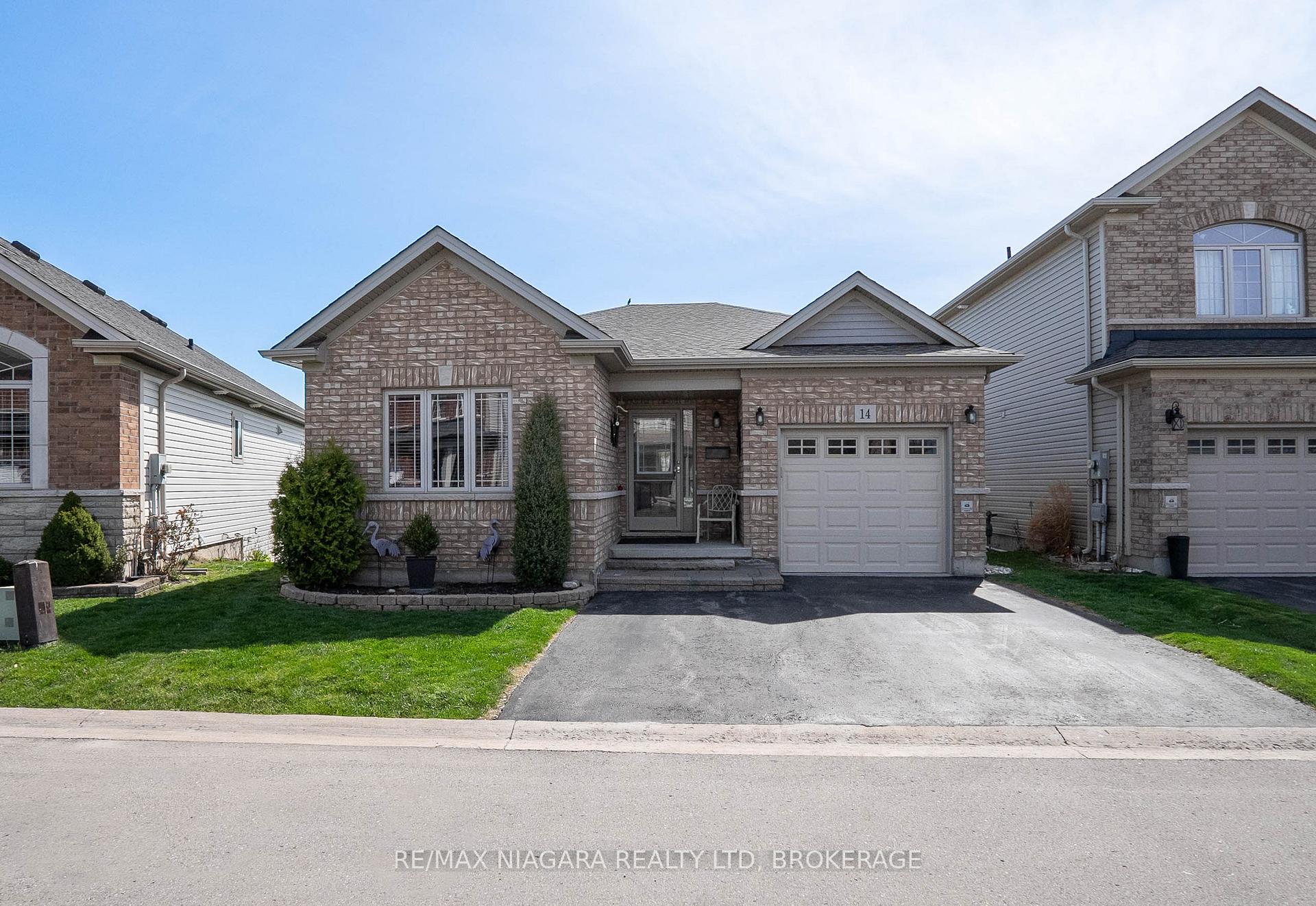 Front of Unit 14, 77 Avery Crescent