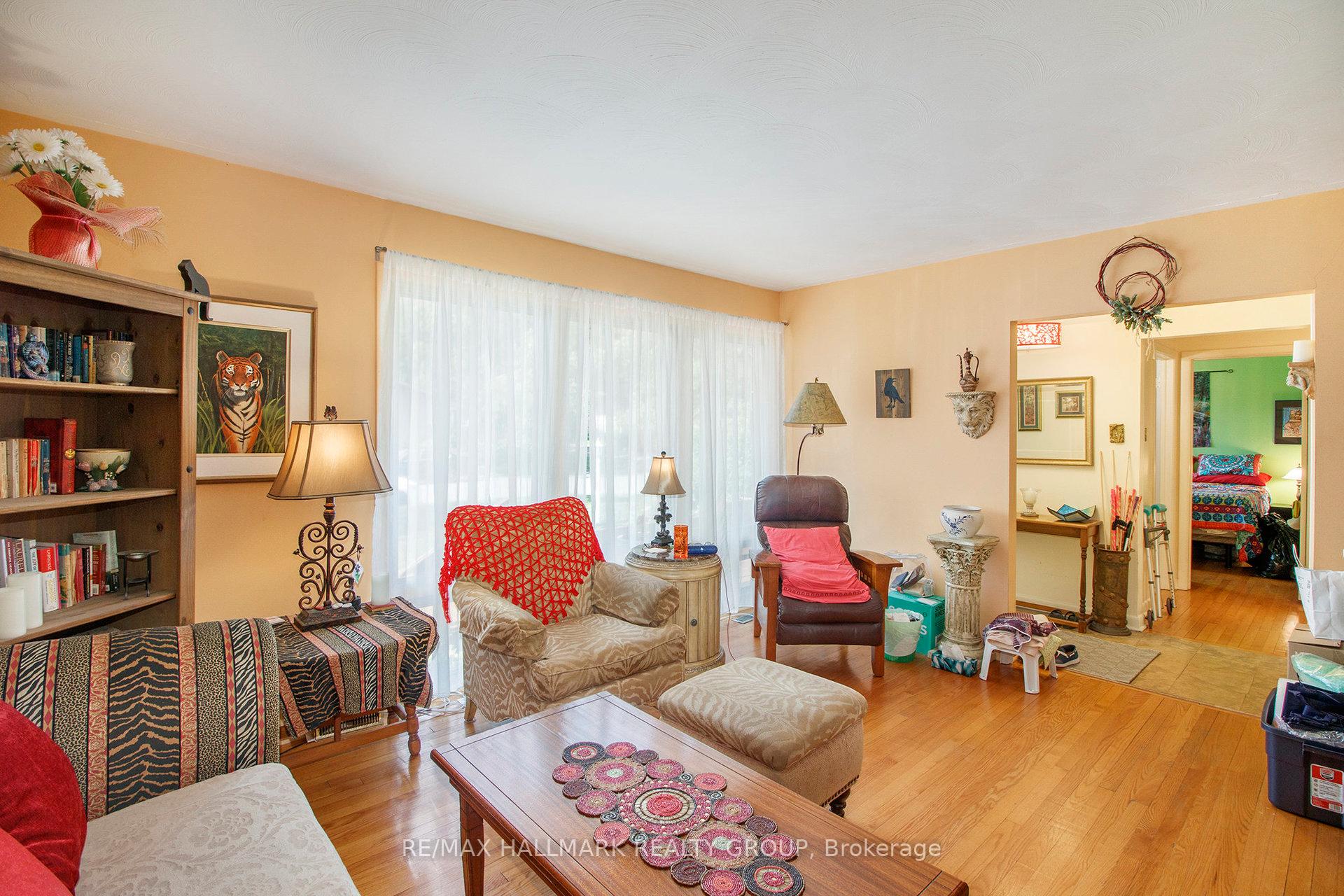 Photo 7 of 1036 Gill Avenue, Ottawa, Elmvale Acres/Urbandale — HOMEH