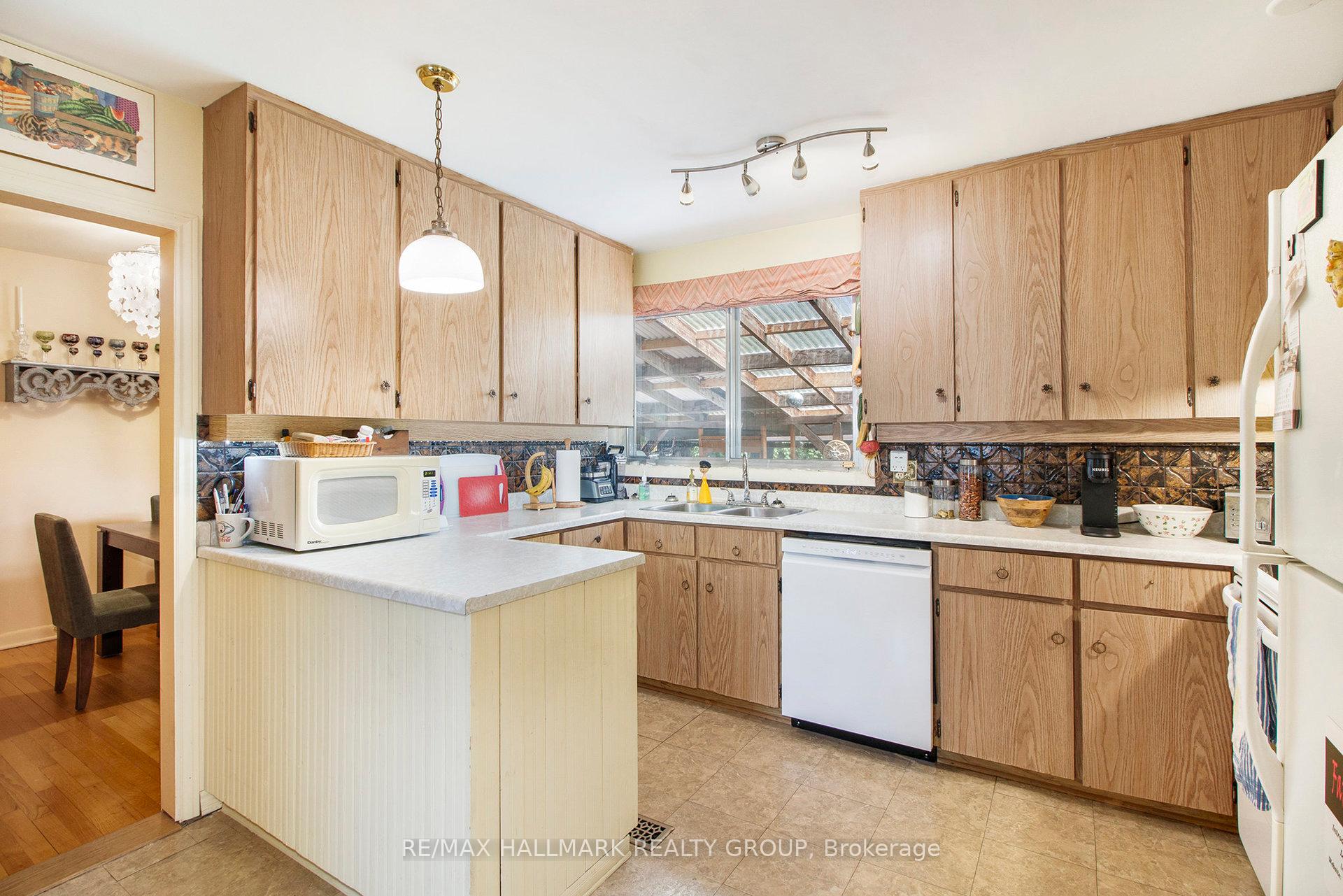Photo 9 of 1036 Gill Avenue, Ottawa, Elmvale Acres/Urbandale — HOMEH