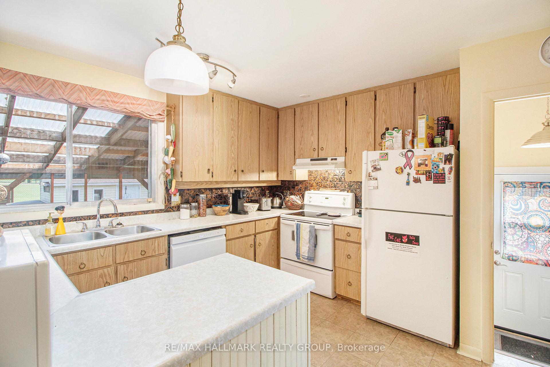 Photo 12 of 1036 Gill Avenue, Ottawa, Elmvale Acres/Urbandale — HOMEH