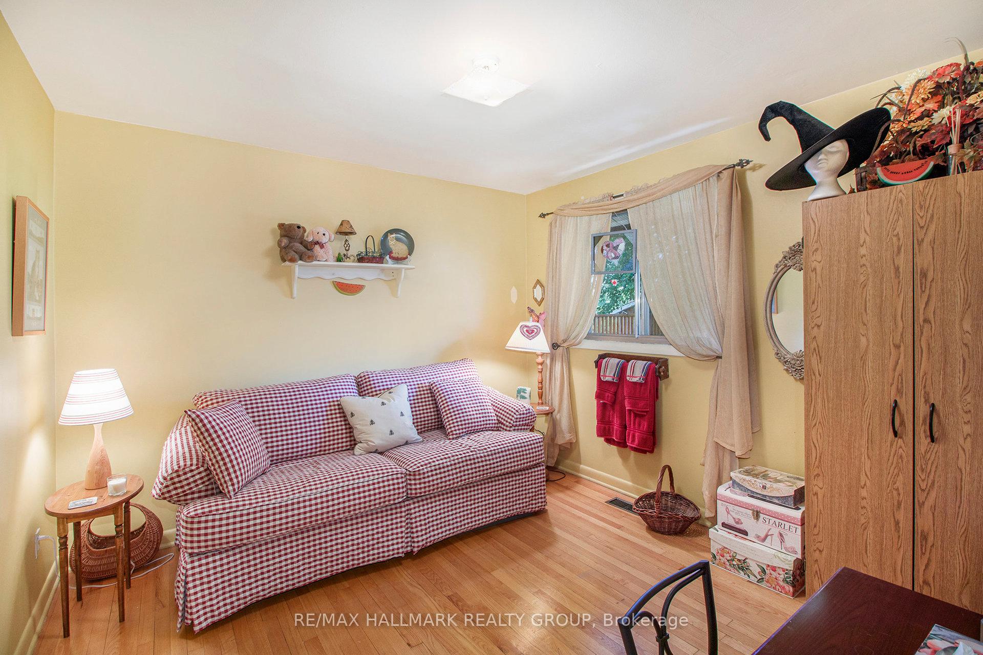 Photo 14 of 1036 Gill Avenue, Ottawa, Elmvale Acres/Urbandale — HOMEH