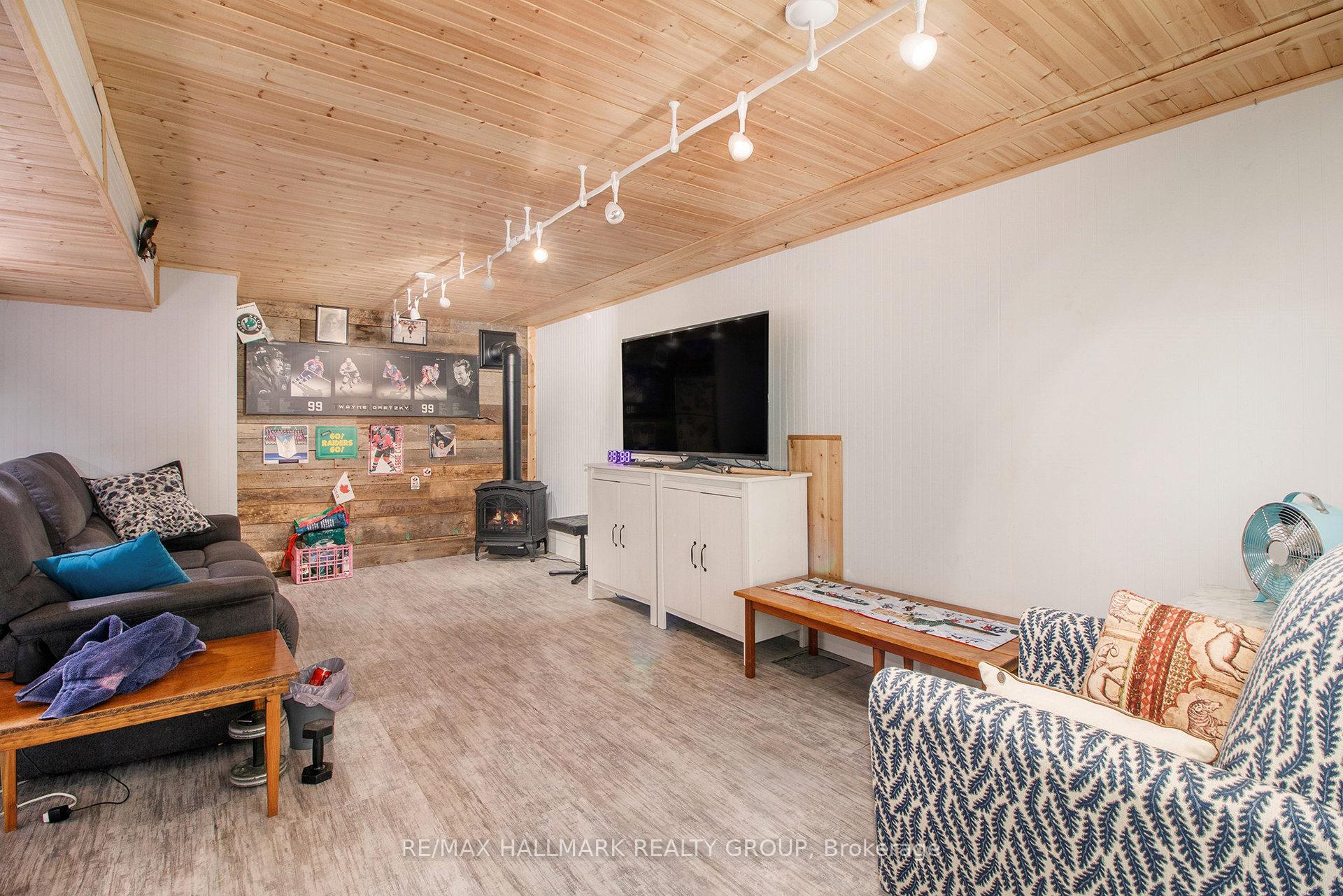 Photo 19 of 1036 Gill Avenue, Ottawa, Elmvale Acres/Urbandale — HOMEH