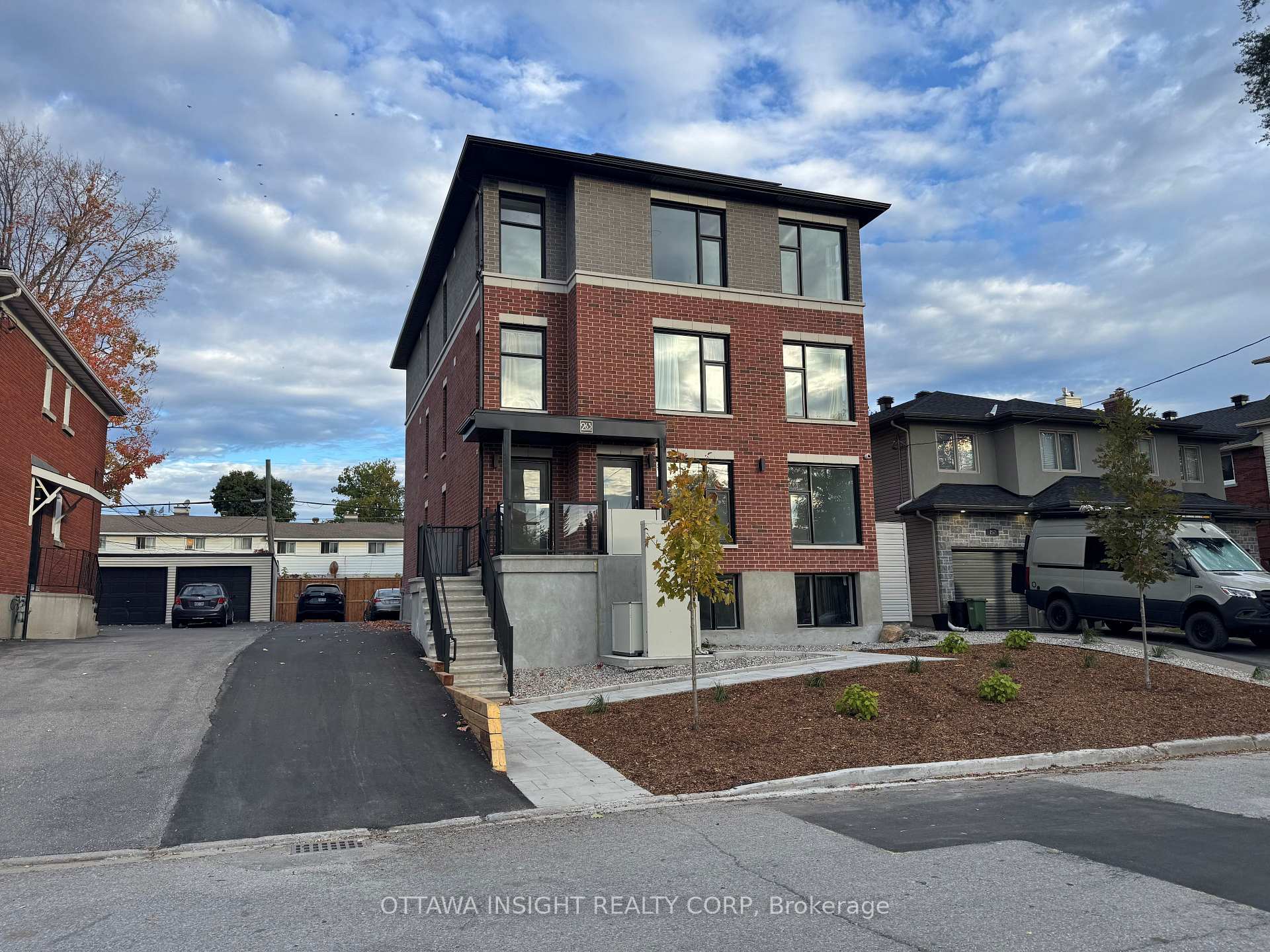 Photo 1 of Unit 3, 263 Currell Avenue, Ottawa, Westboro/Hampton Park — HOMEH