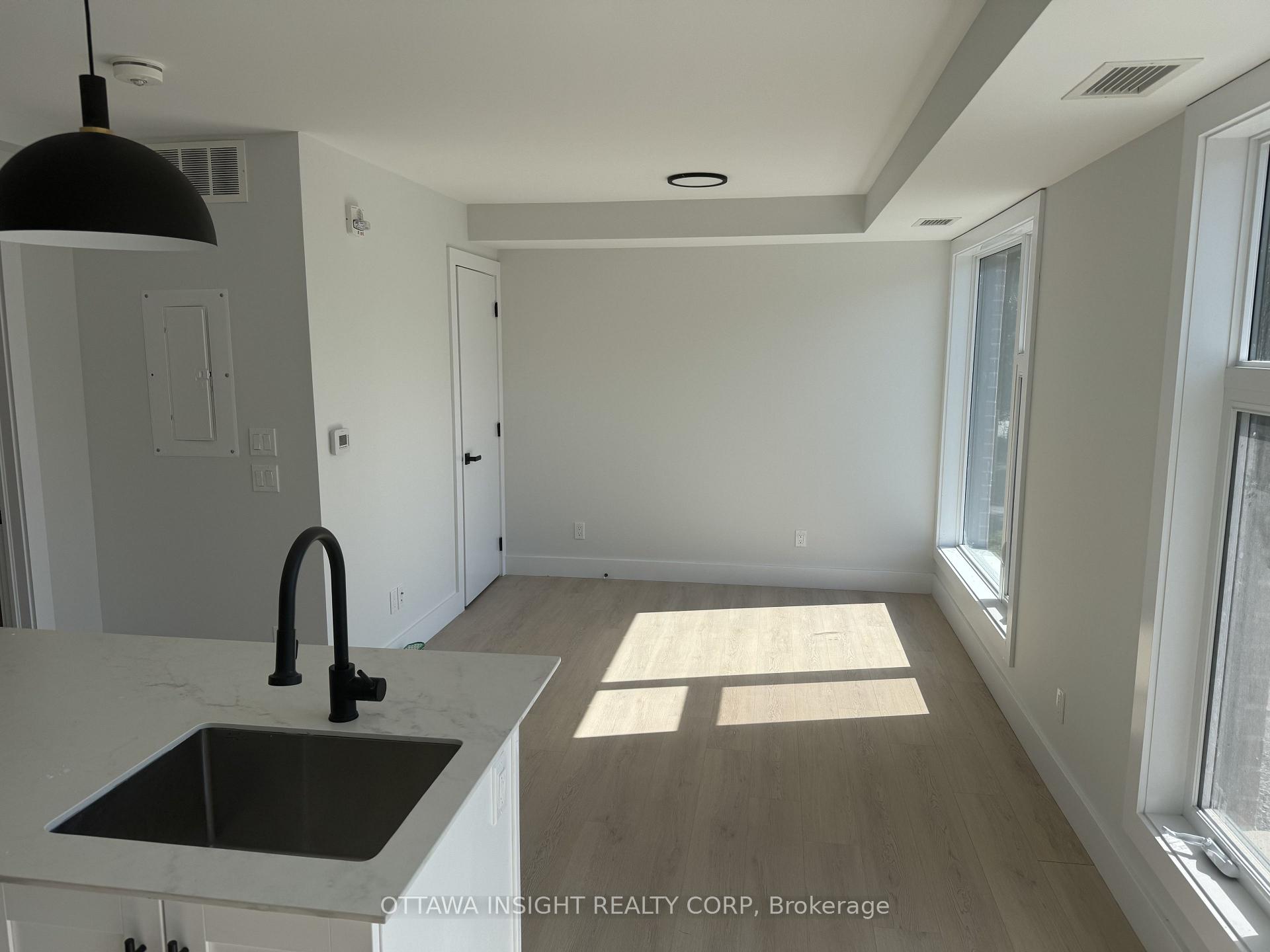 Photo 3 of Unit 3, 263 Currell Avenue, Ottawa, Westboro/Hampton Park — HOMEH