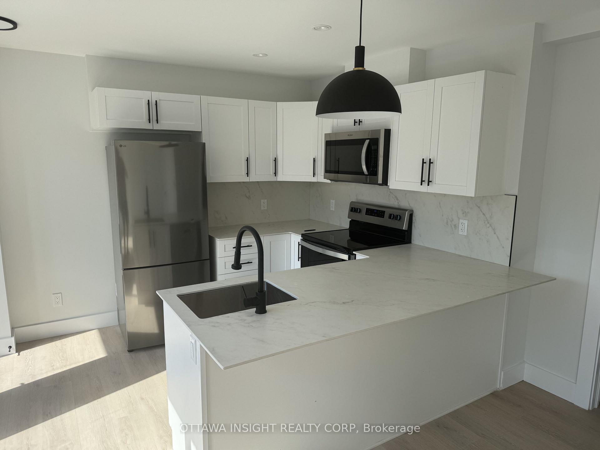 Photo 5 of Unit 3, 263 Currell Avenue, Ottawa, Westboro/Hampton Park — HOMEH