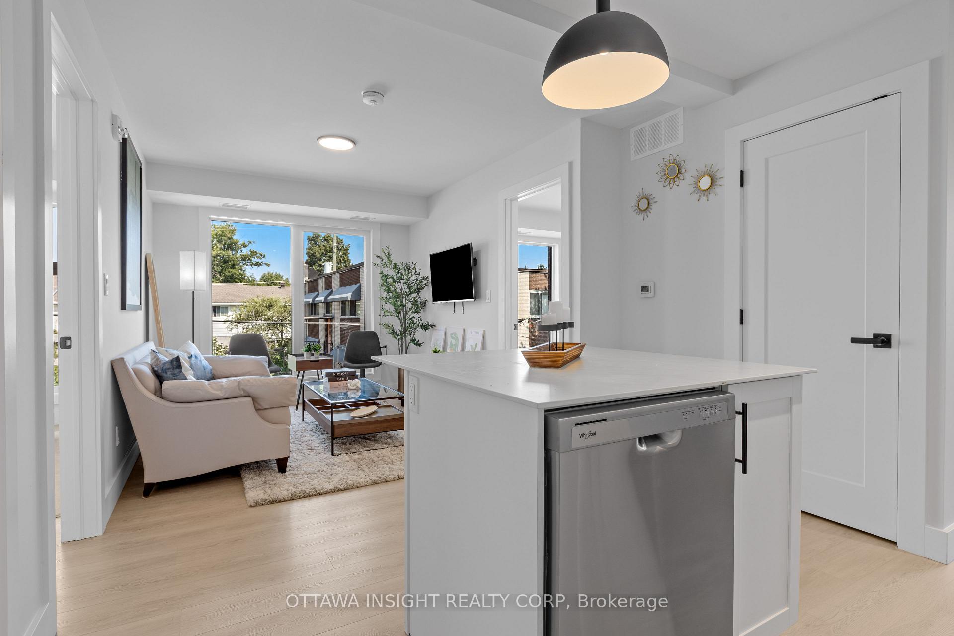 Photo 7 of Unit 2, 263 Currell Avenue, Ottawa, Westboro/Hampton Park — HOMEH