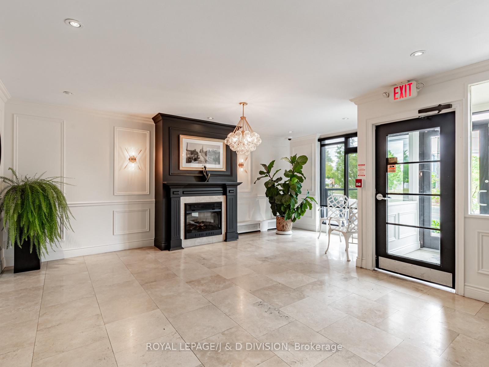 Photo 4 of Unit 301, 1901 Bayview Avenue, Toronto, Leaside — HOMEH