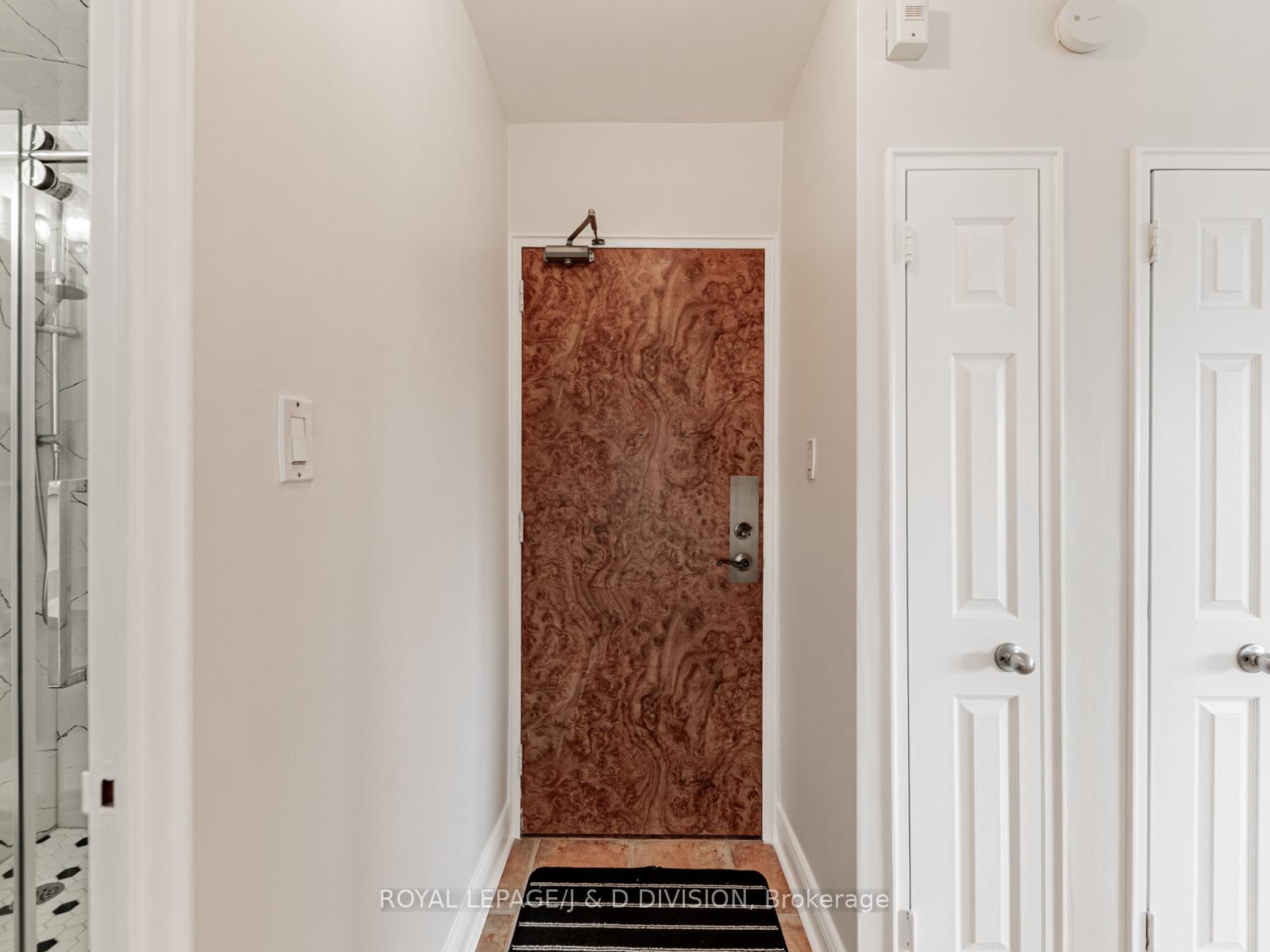 Photo 6 of Unit 301, 1901 Bayview Avenue, Toronto, Leaside — HOMEH