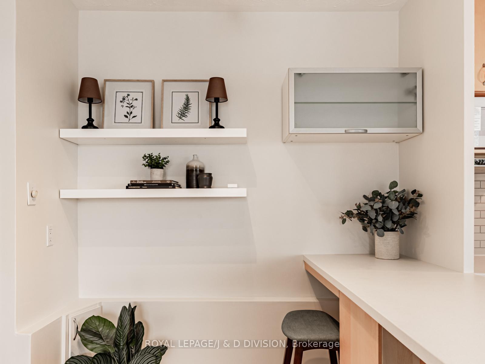 Photo 11 of Unit 301, 1901 Bayview Avenue, Toronto, Leaside — HOMEH