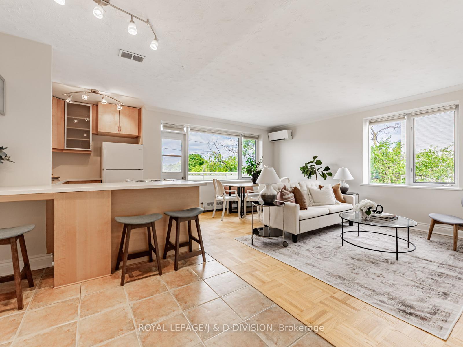 Photo 14 of Unit 301, 1901 Bayview Avenue, Toronto, Leaside — HOMEH