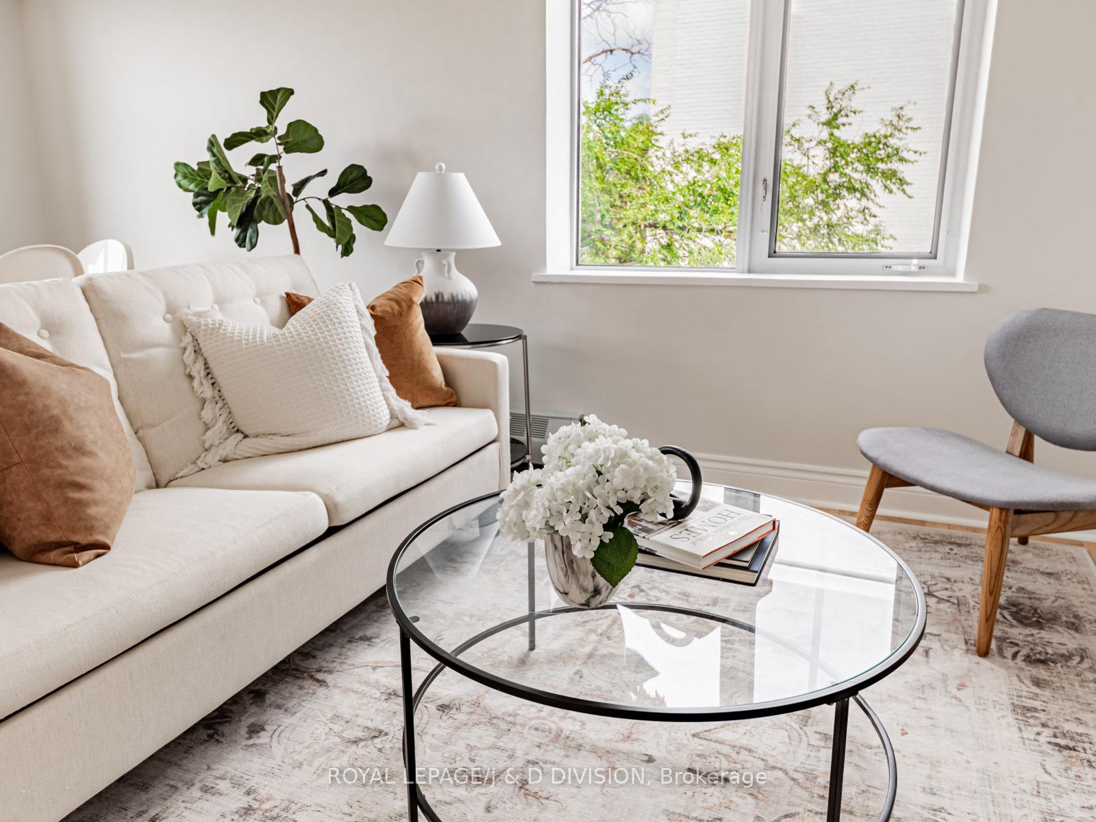 Photo 19 of Unit 301, 1901 Bayview Avenue, Toronto, Leaside — HOMEH