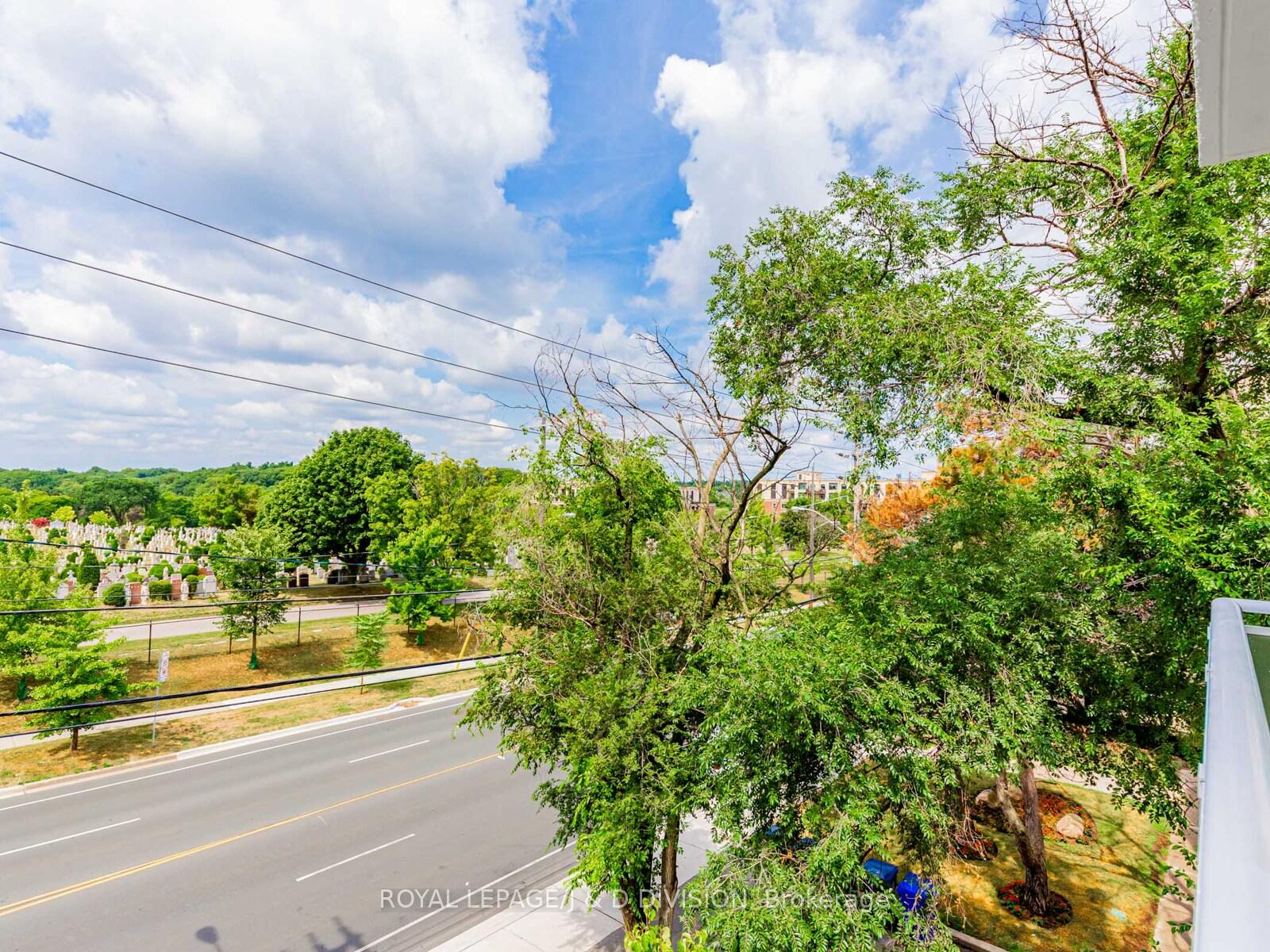 Photo 30 of Unit 301, 1901 Bayview Avenue, Toronto, Leaside — HOMEH