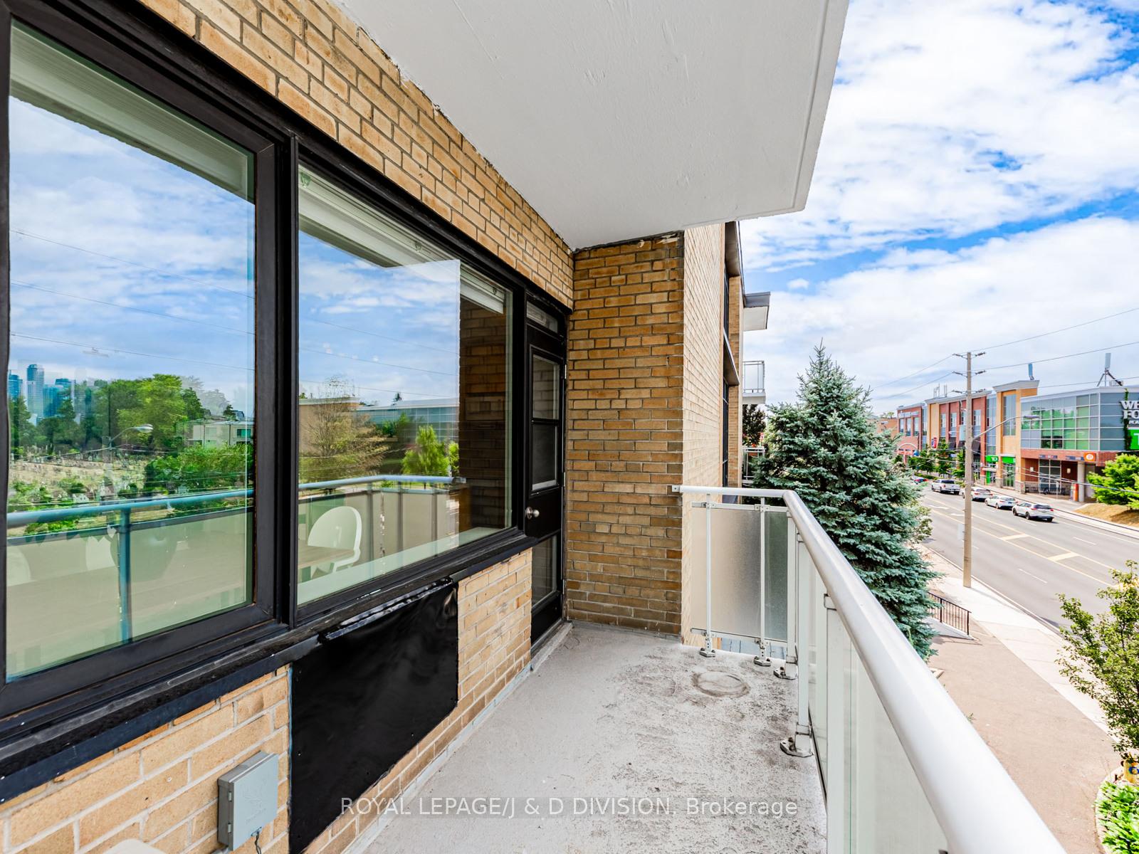 Photo 32 of Unit 301, 1901 Bayview Avenue, Toronto, Leaside — HOMEH