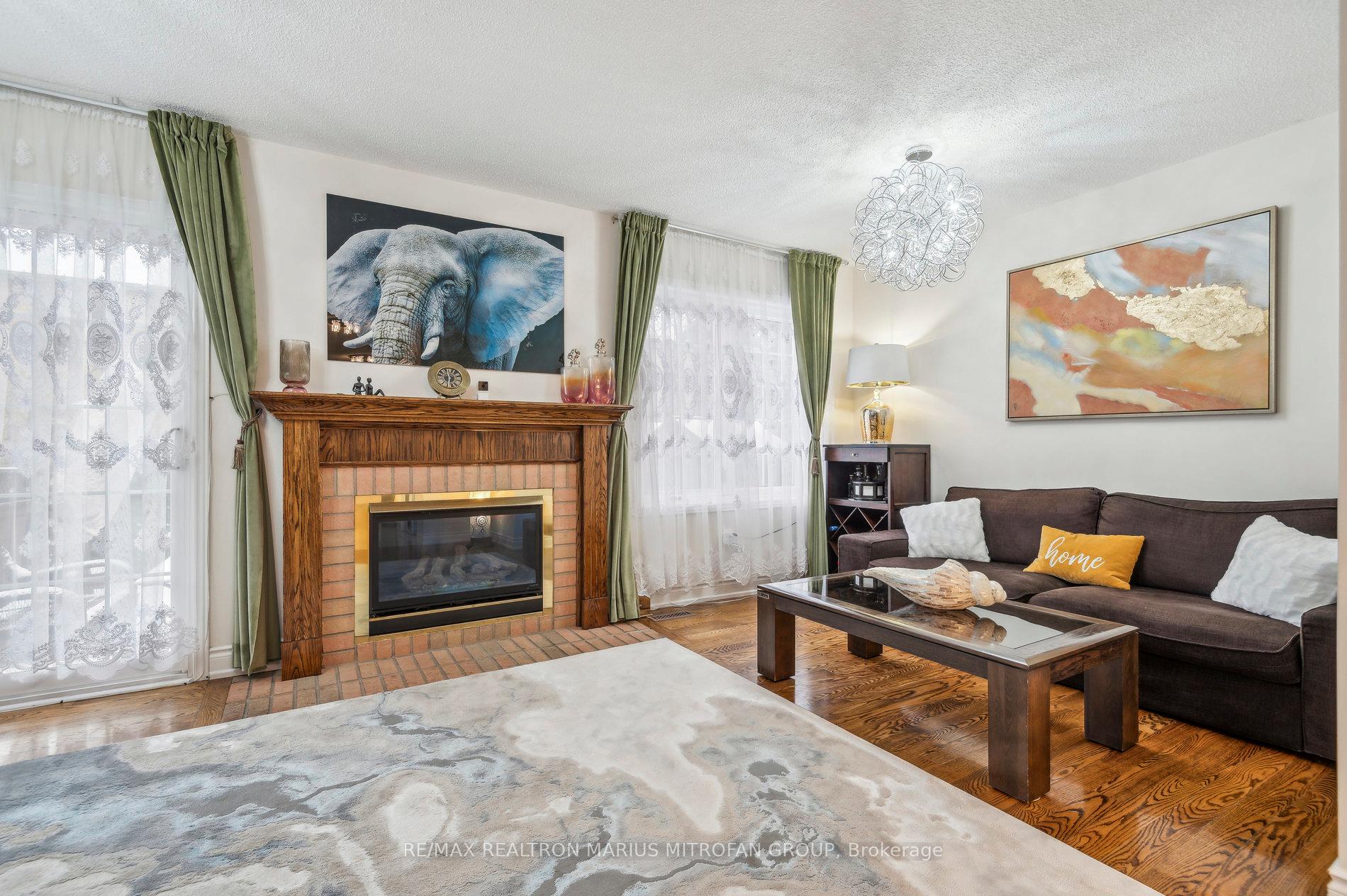 Photo 16 of 8 Louana Crescent, Vaughan, East Woodbridge — HOMEH