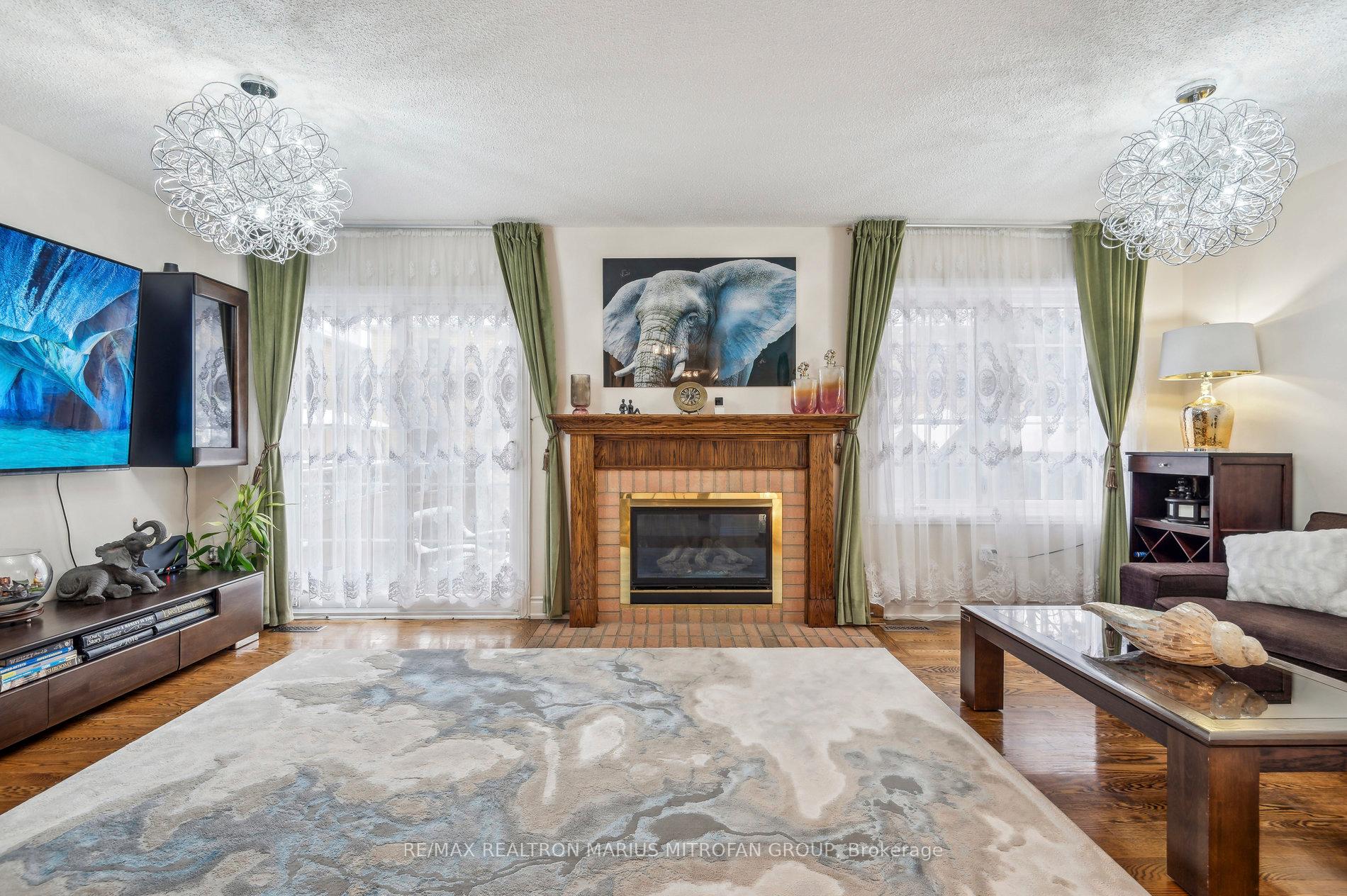 Photo 21 of 8 Louana Crescent, Vaughan, East Woodbridge — HOMEH