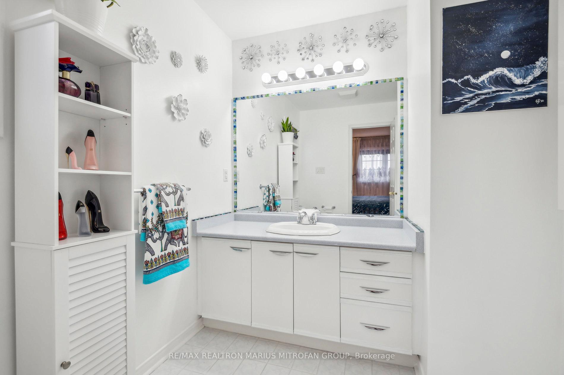 Photo 33 of 8 Louana Crescent, Vaughan, East Woodbridge — HOMEH