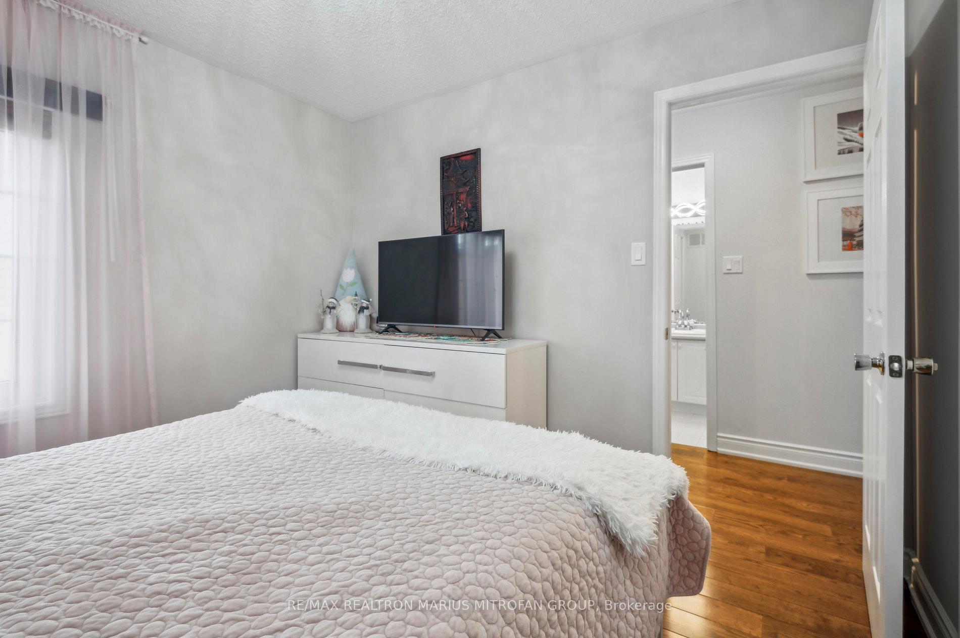 Photo 36 of 8 Louana Crescent, Vaughan, East Woodbridge — HOMEH