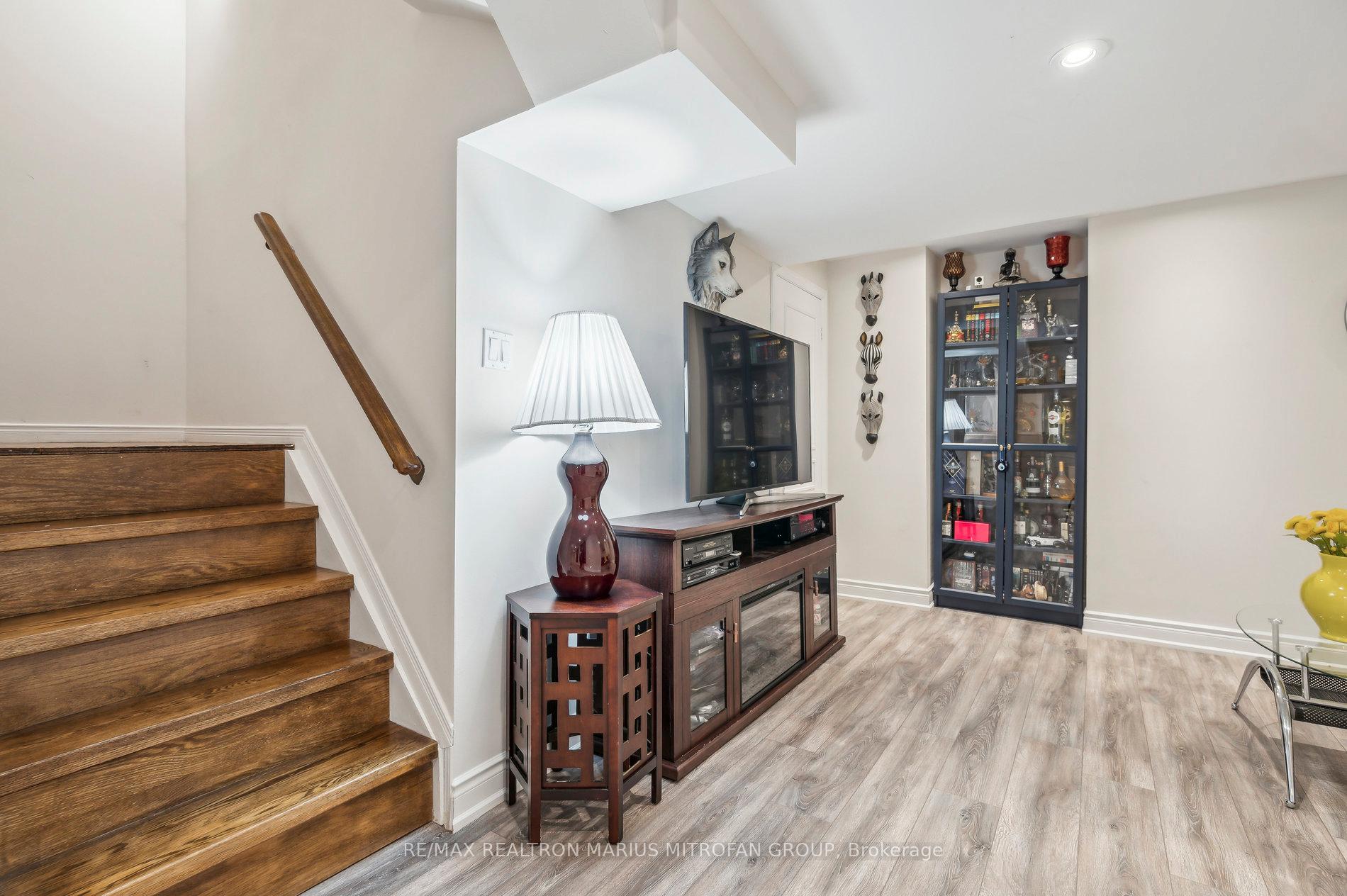 Photo 38 of 8 Louana Crescent, Vaughan, East Woodbridge — HOMEH