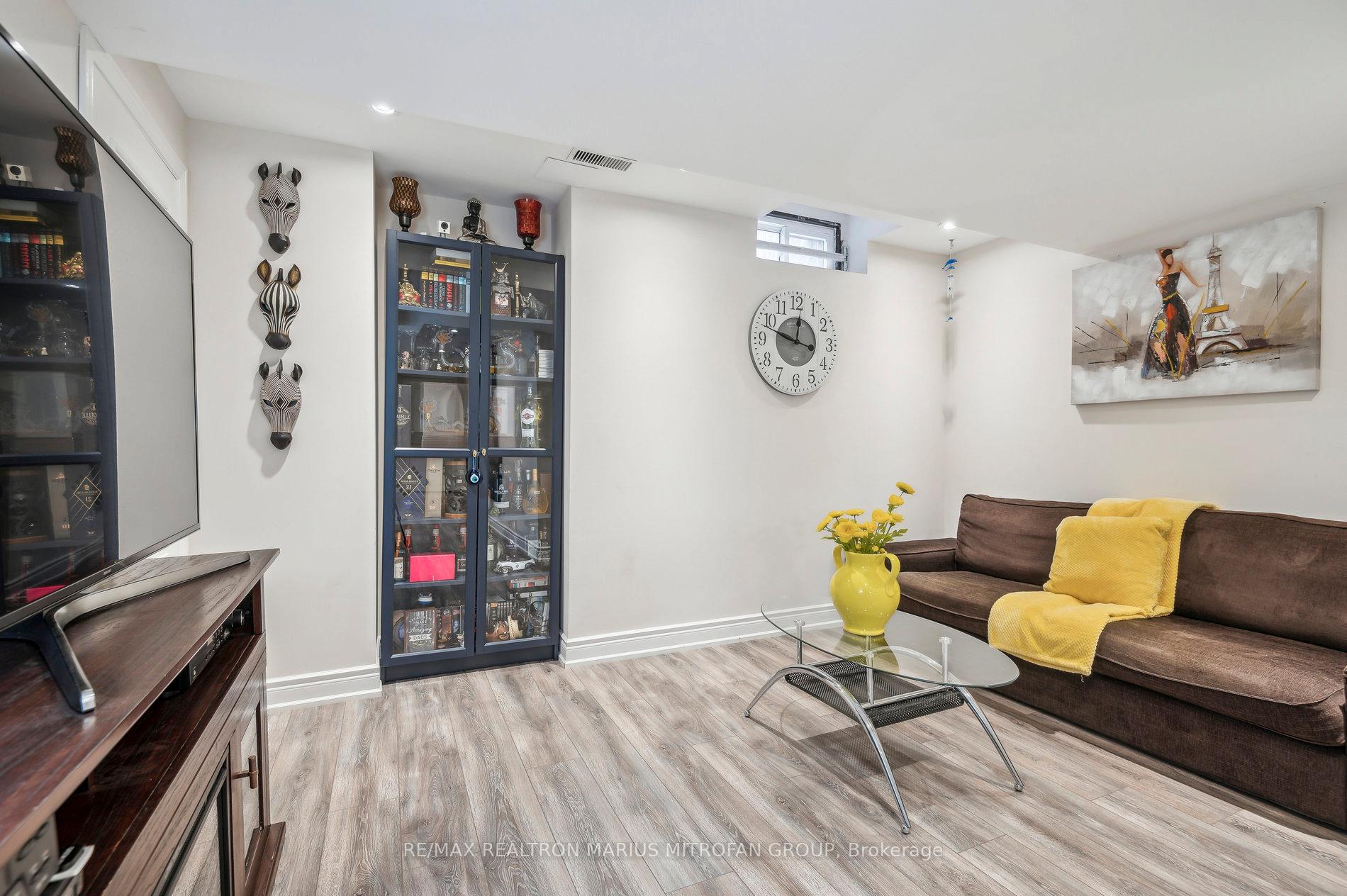 Photo 39 of 8 Louana Crescent, Vaughan, East Woodbridge — HOMEH