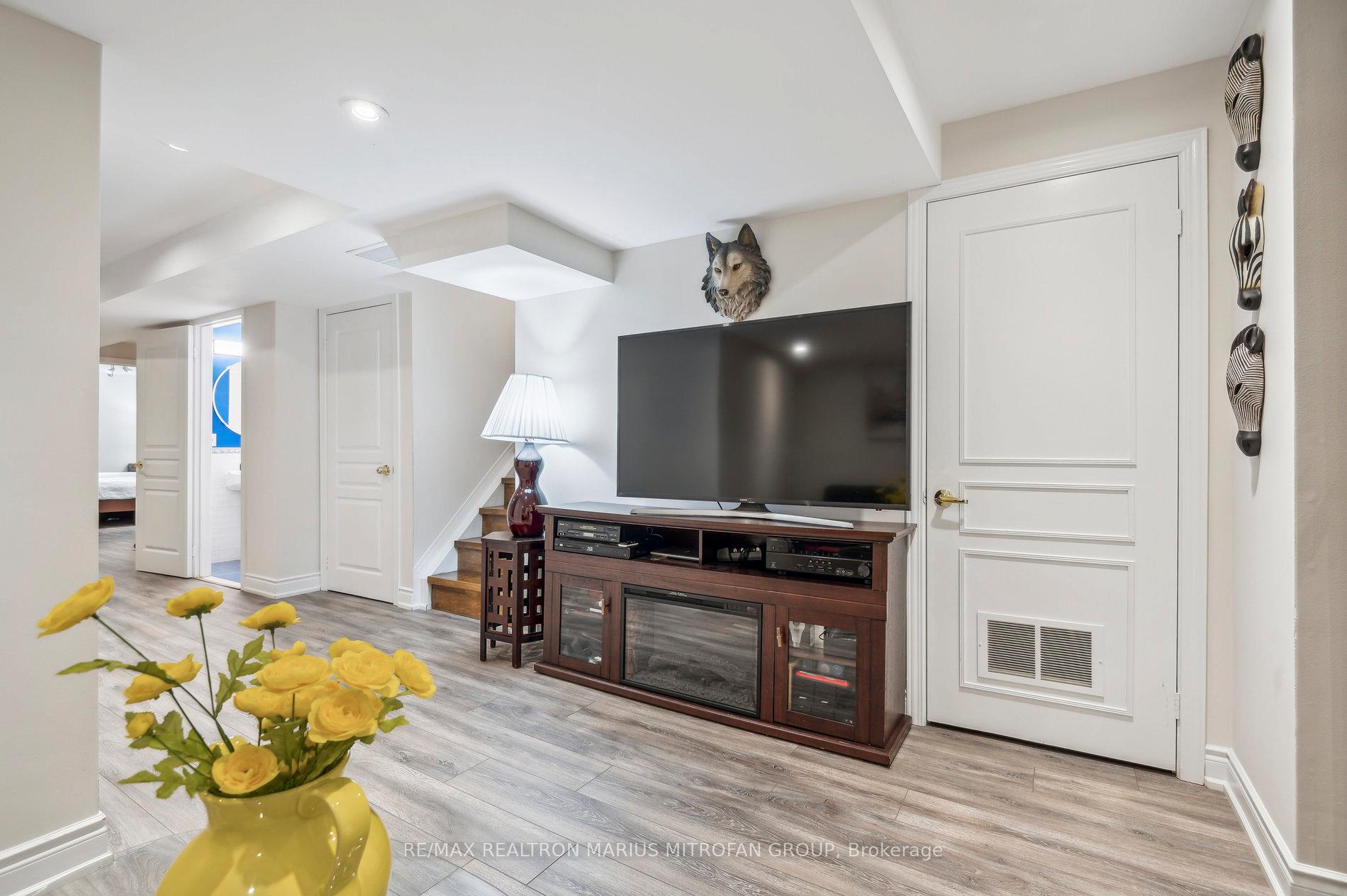 Photo 41 of 8 Louana Crescent, Vaughan, East Woodbridge — HOMEH
