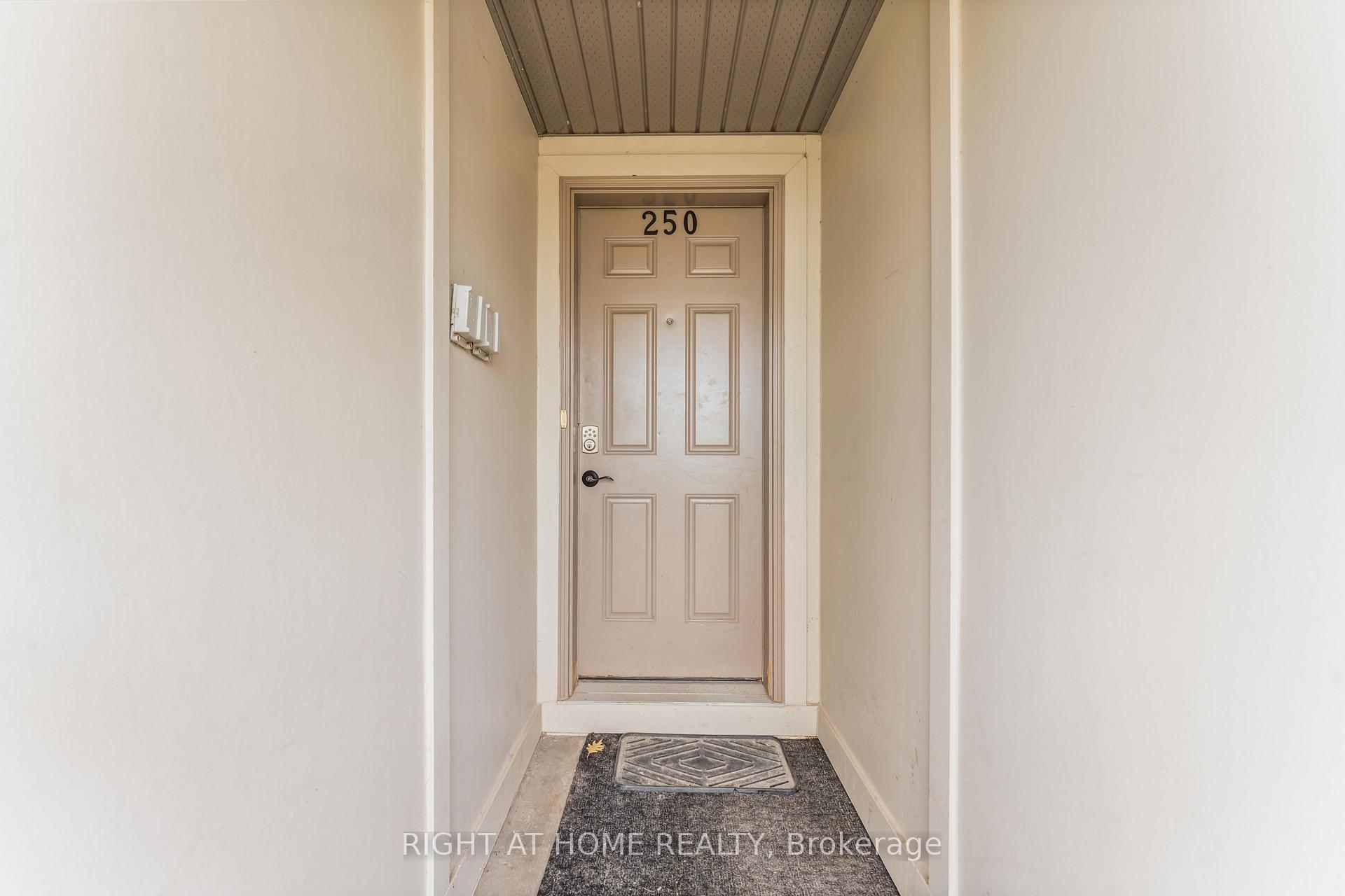 Photo 2 of 250 Espin Heights, Ottawa, Barrhaven - Stonebridge — HOMEH